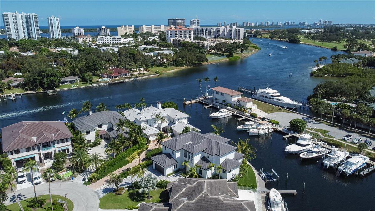 HARBOUR POINT MARINA - Residential