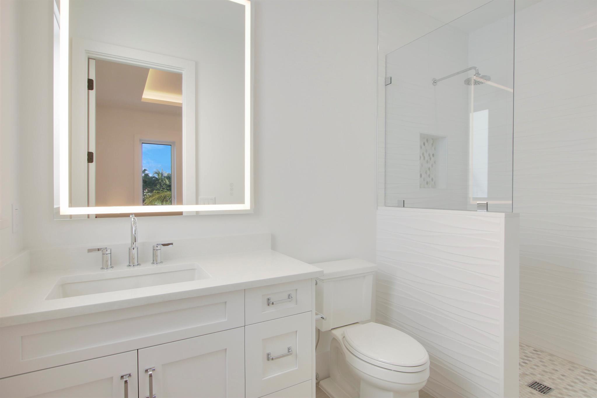 HARBOUR POINT MARINA - Residential