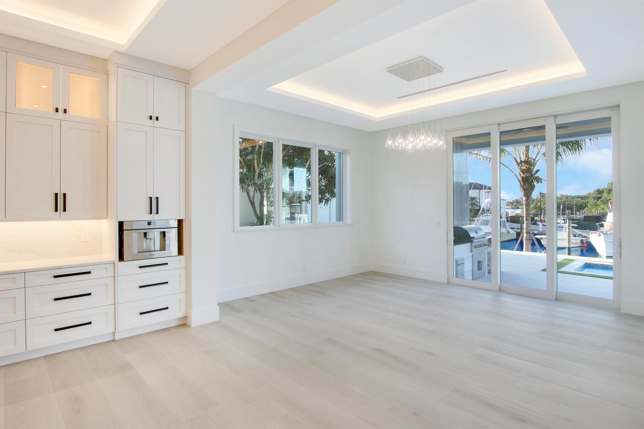 HARBOUR POINT MARINA - Residential