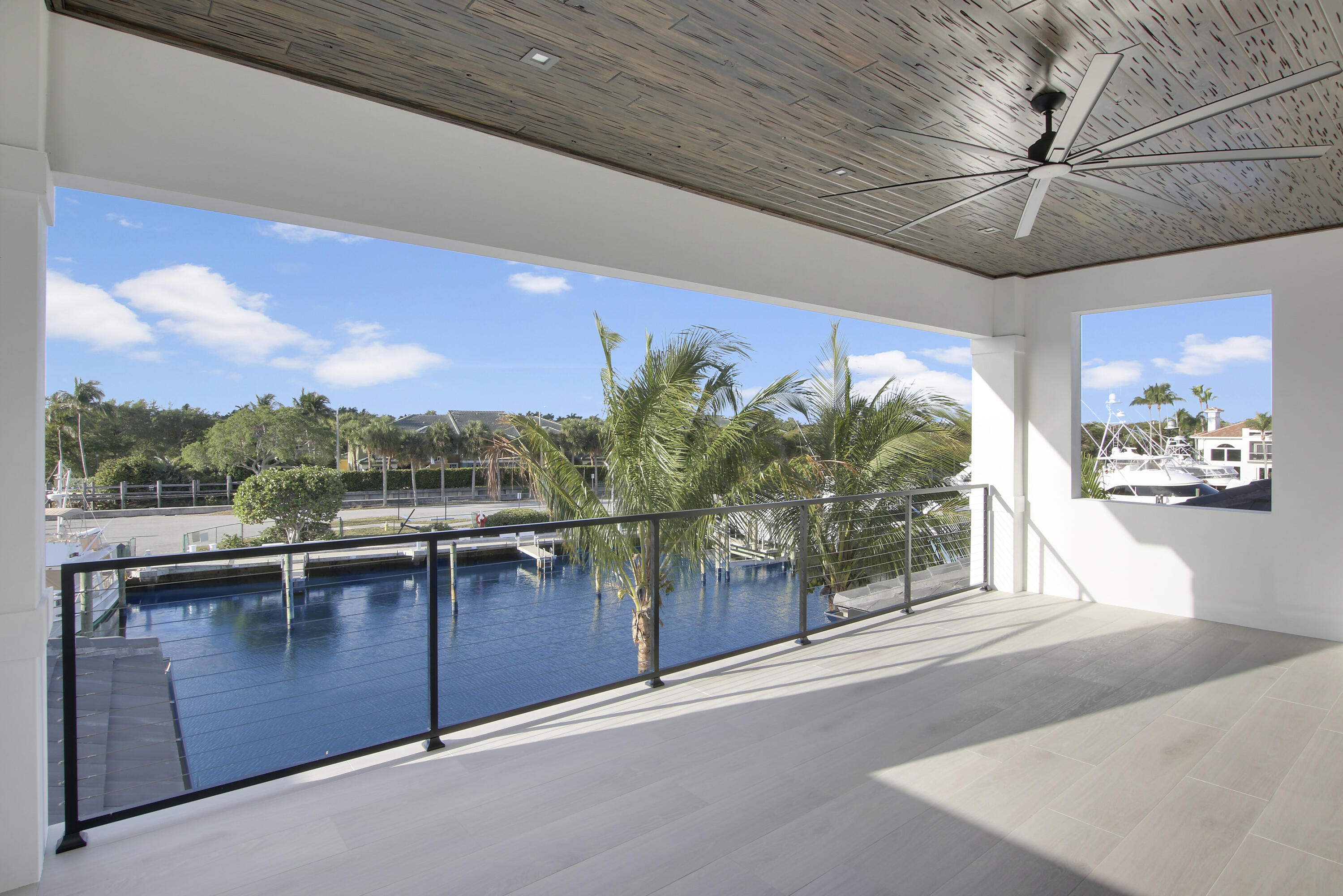 HARBOUR POINT MARINA - Residential