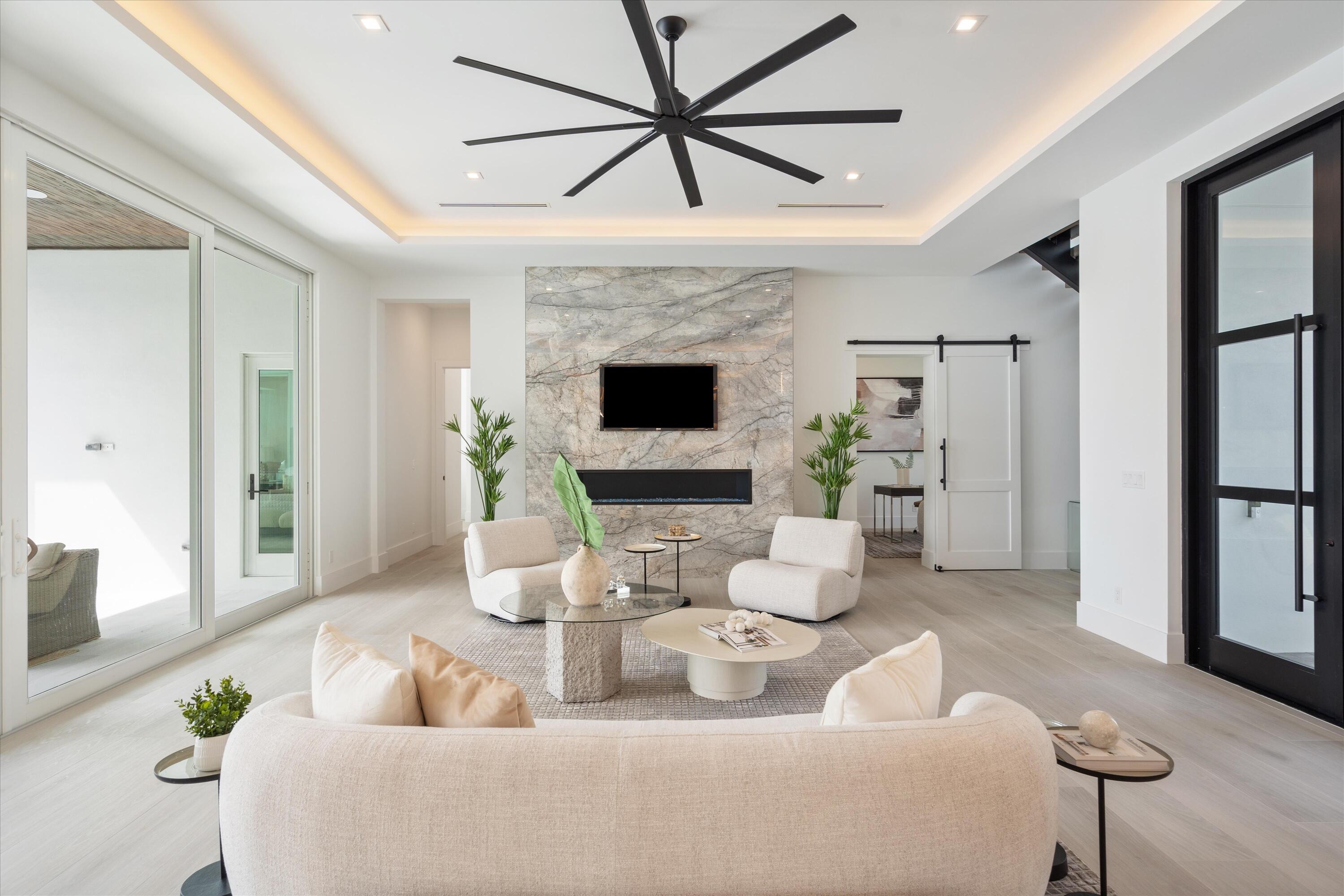 HARBOUR POINT MARINA - Residential