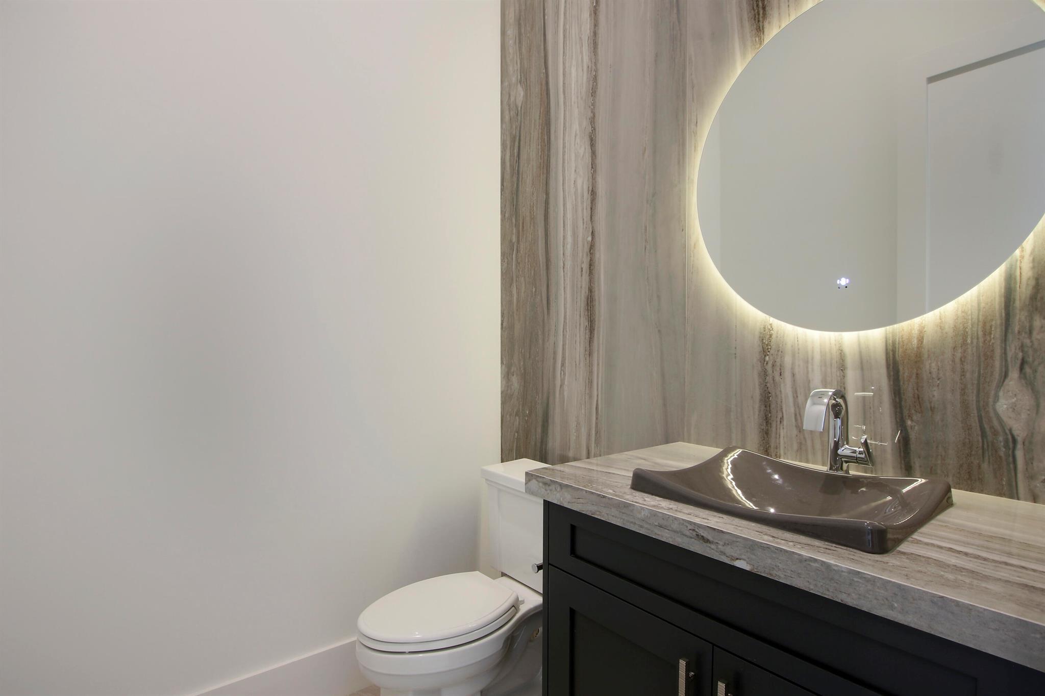 HARBOUR POINT MARINA - Residential