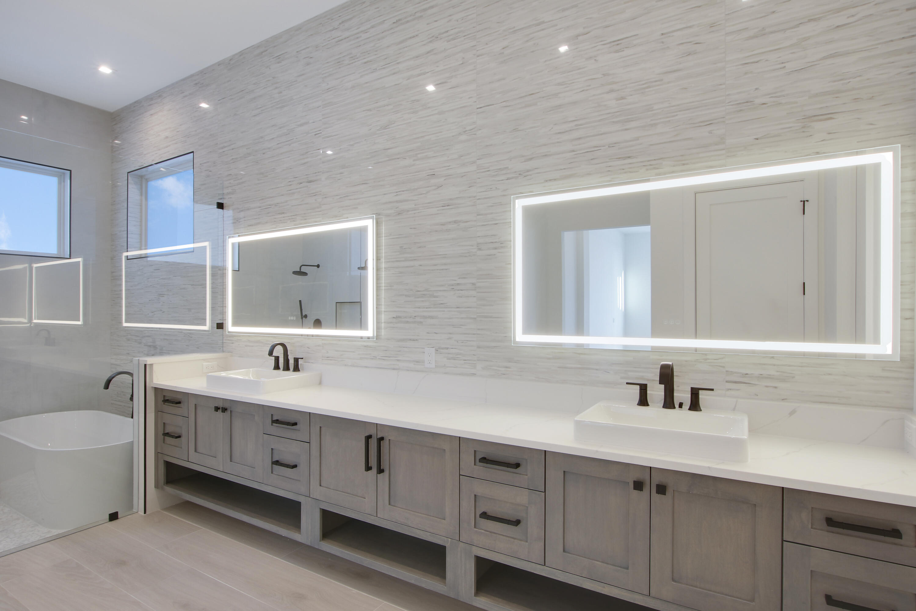 HARBOUR POINT MARINA - Residential