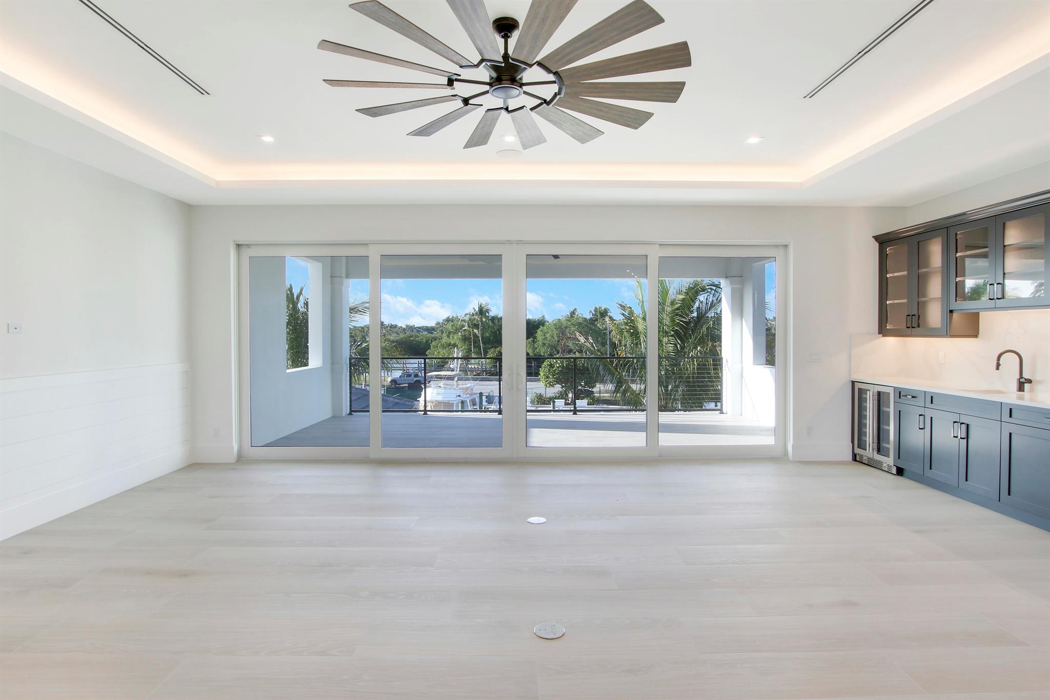 HARBOUR POINT MARINA - Residential