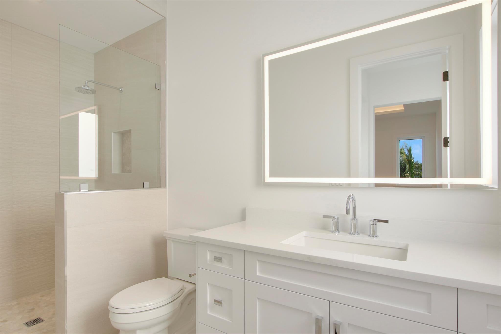 HARBOUR POINT MARINA - Residential