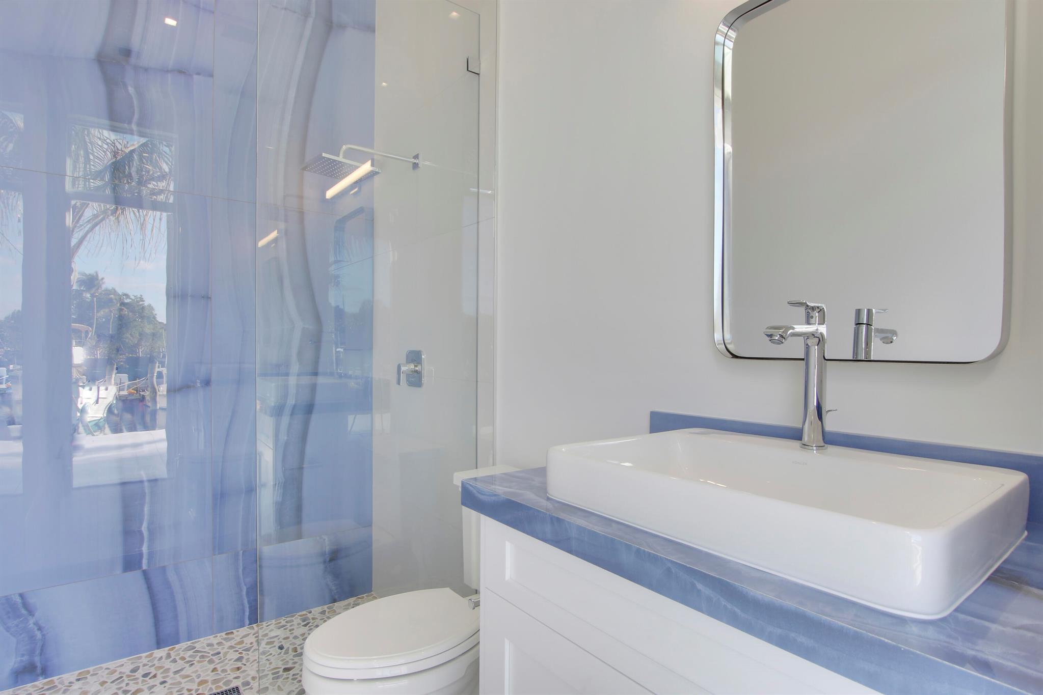 HARBOUR POINT MARINA - Residential