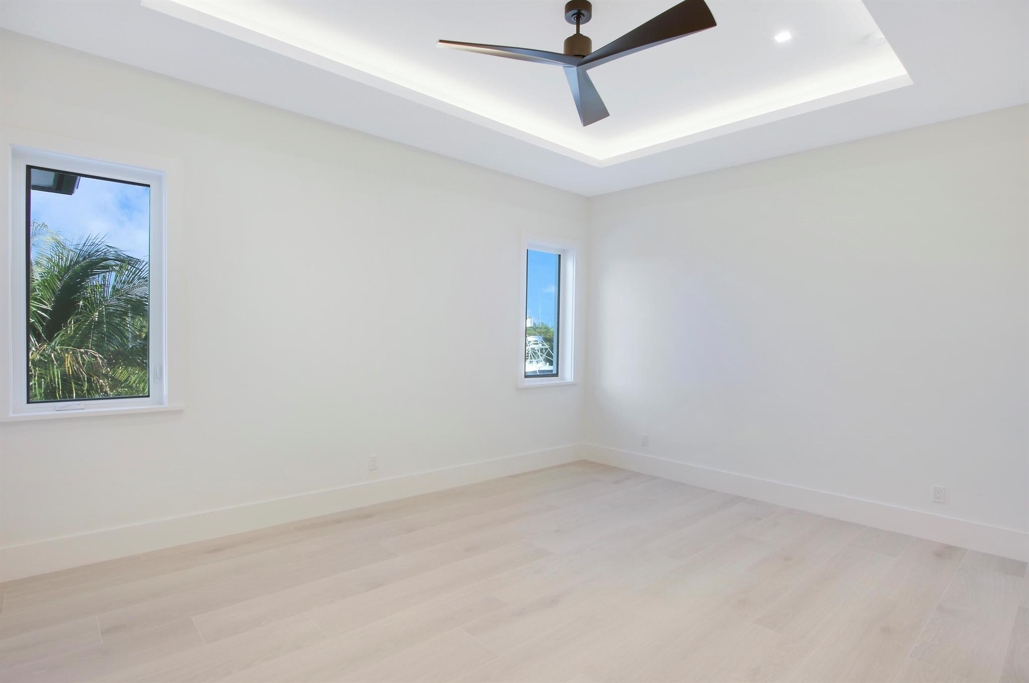 HARBOUR POINT MARINA - Residential