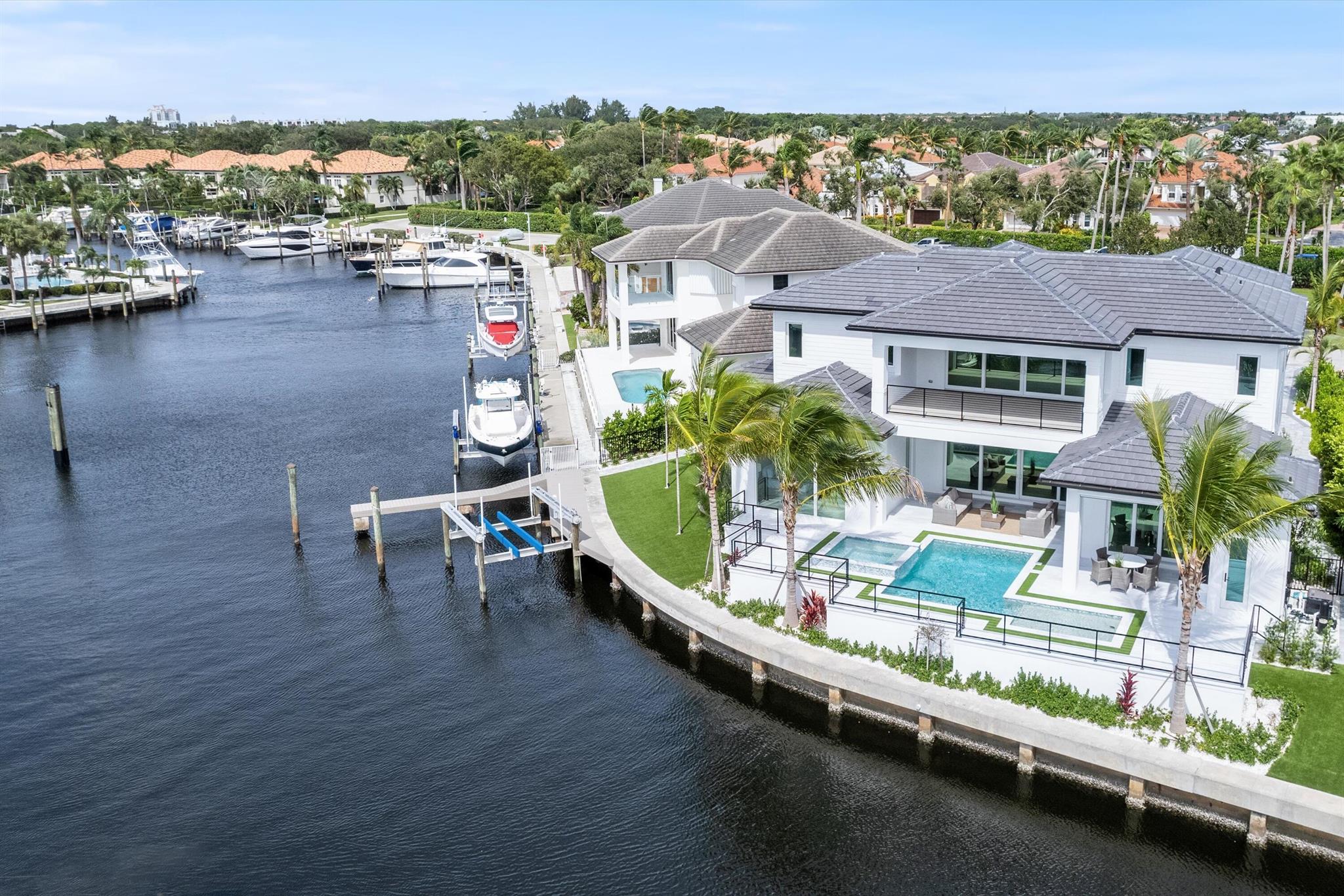 HARBOUR POINT MARINA - Residential