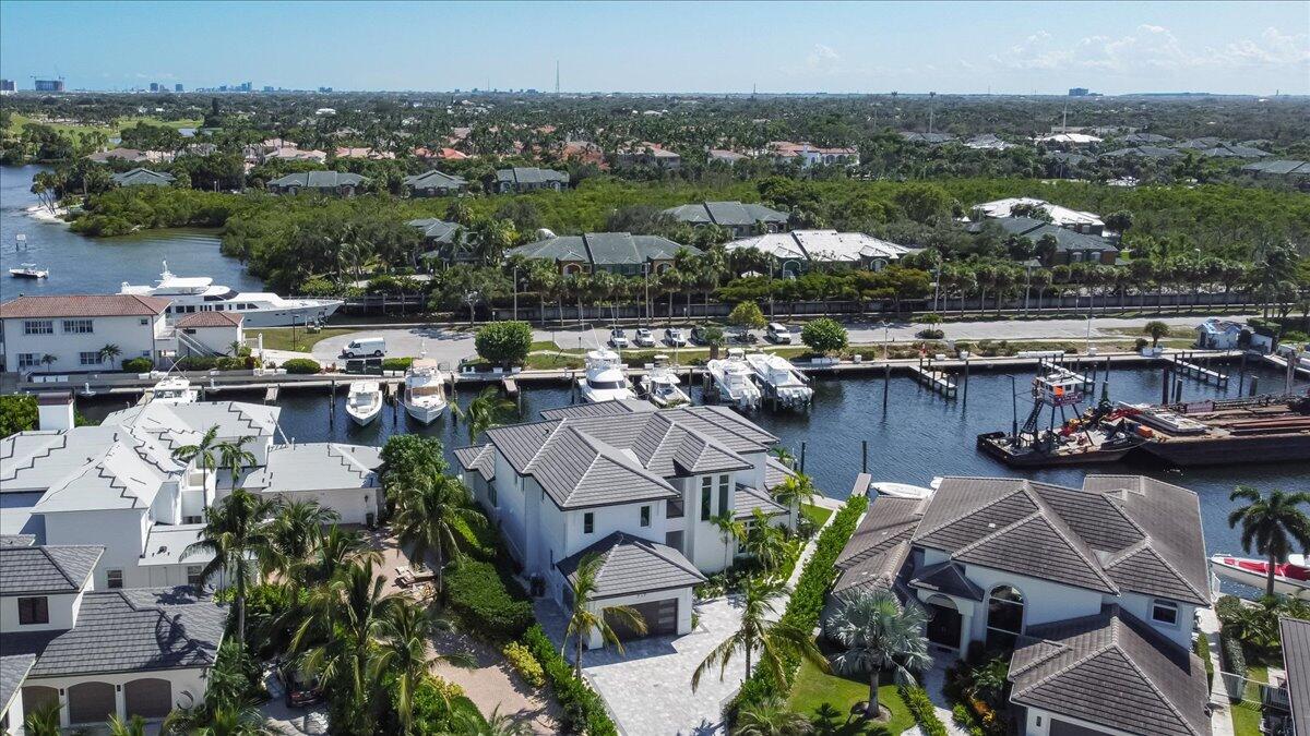 HARBOUR POINT MARINA - Residential