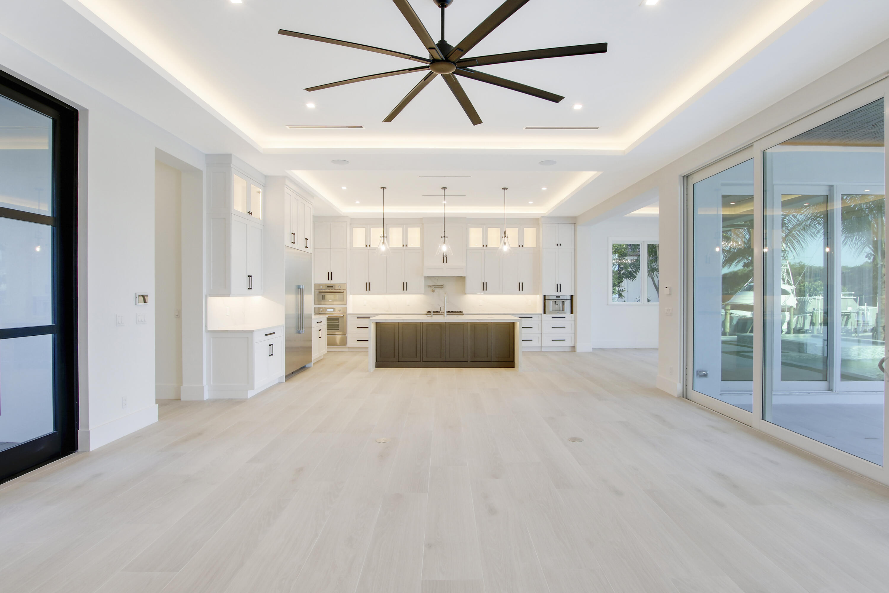 HARBOUR POINT MARINA - Residential