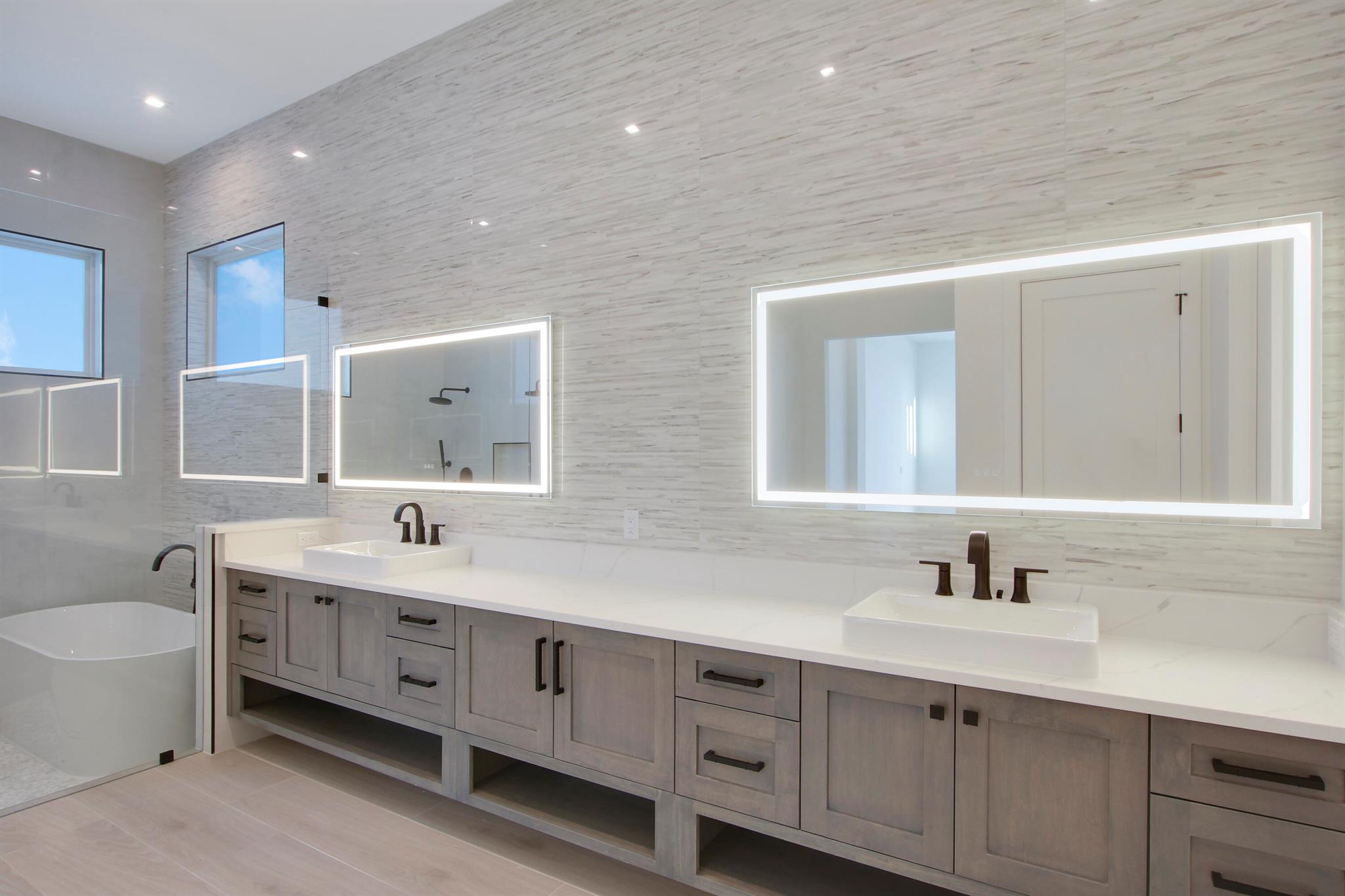 HARBOUR POINT MARINA - Residential