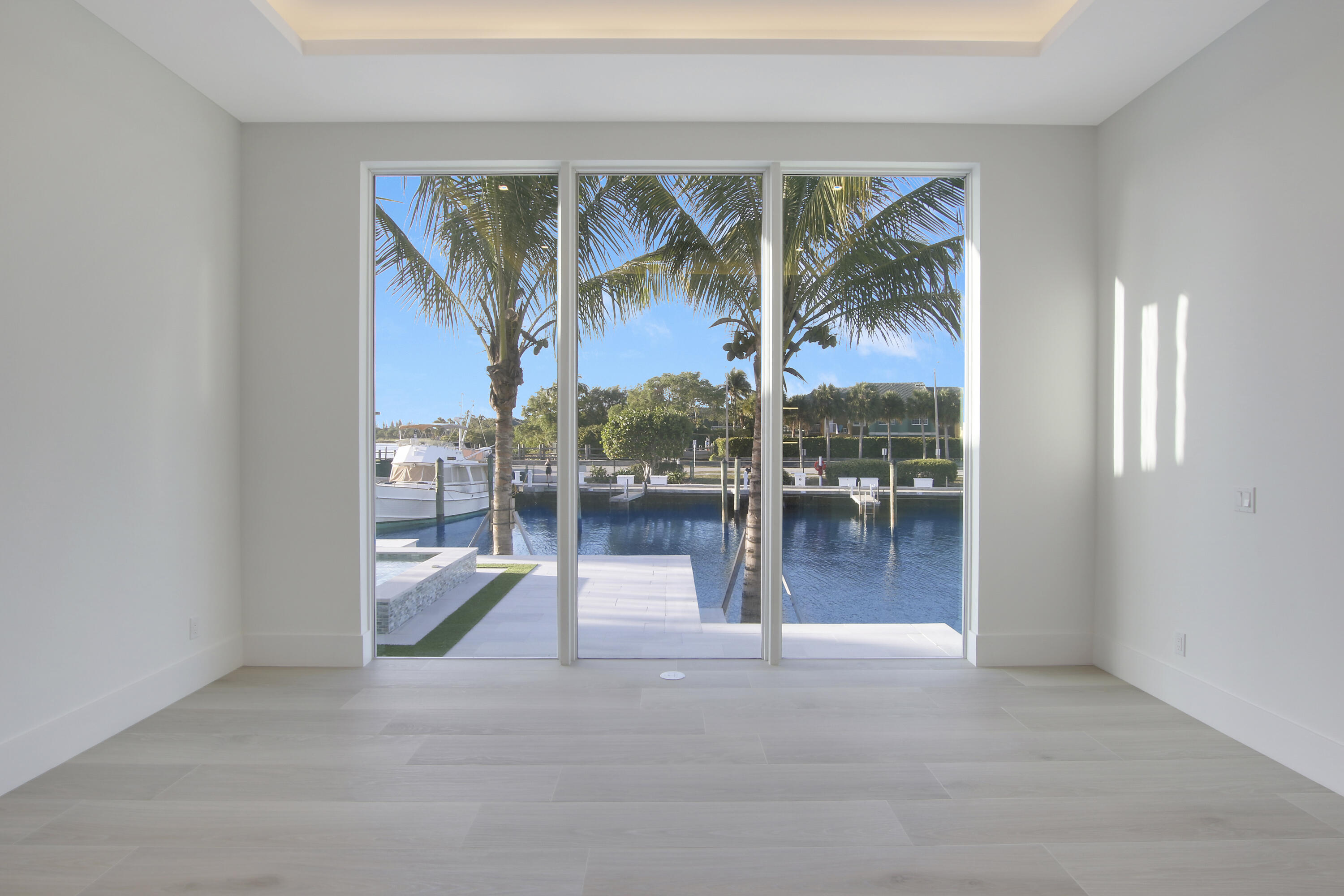 HARBOUR POINT MARINA - Residential