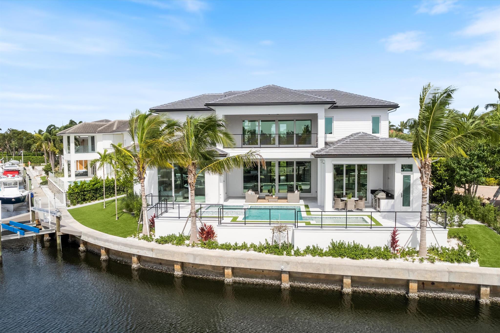 HARBOUR POINT MARINA - Residential