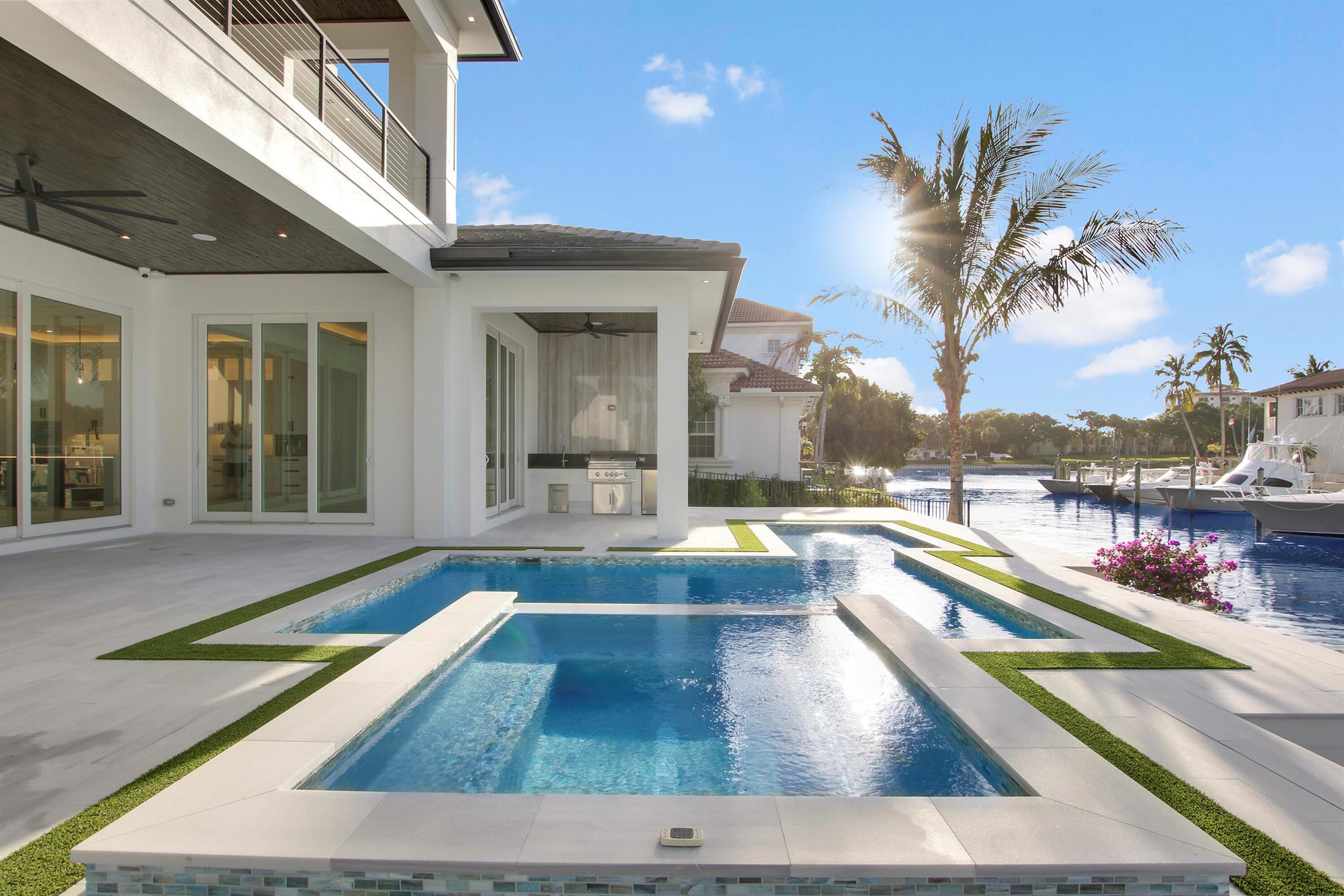 HARBOUR POINT MARINA - Residential