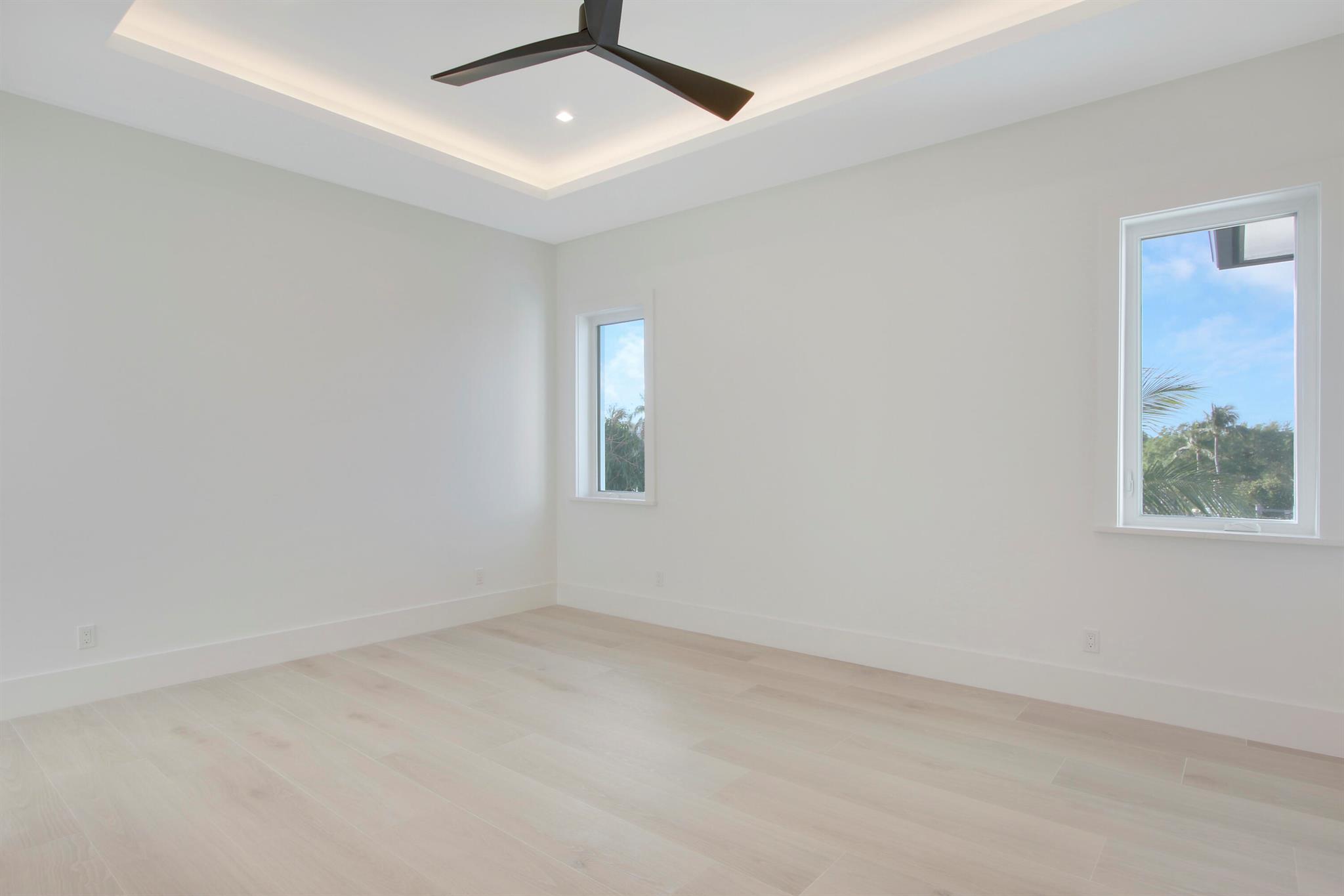 HARBOUR POINT MARINA - Residential