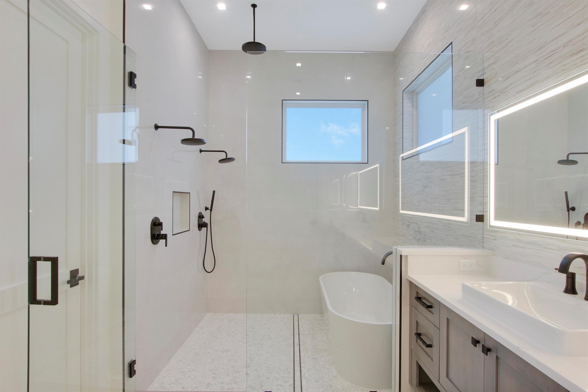 HARBOUR POINT MARINA - Residential