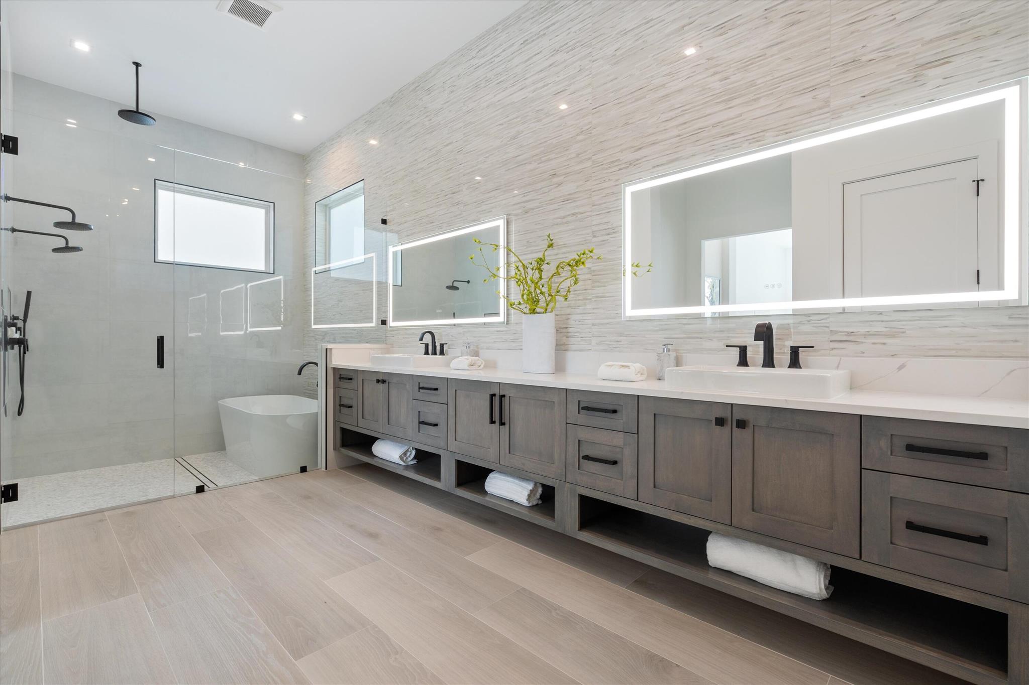 HARBOUR POINT MARINA - Residential