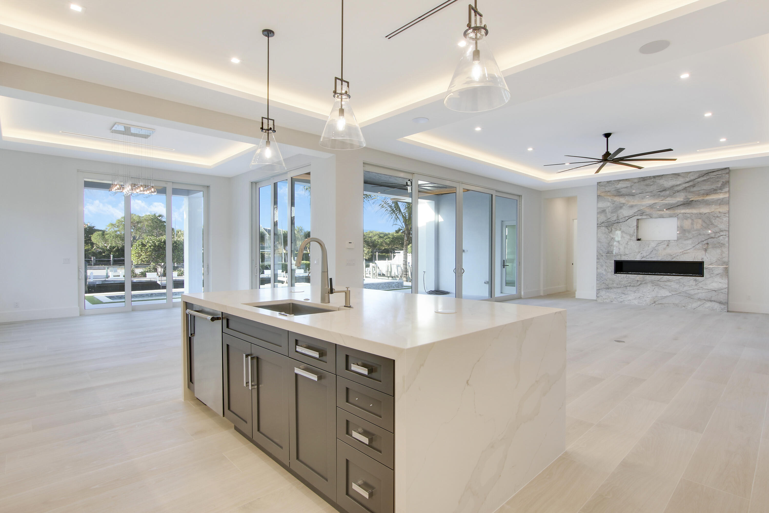 HARBOUR POINT MARINA - Residential