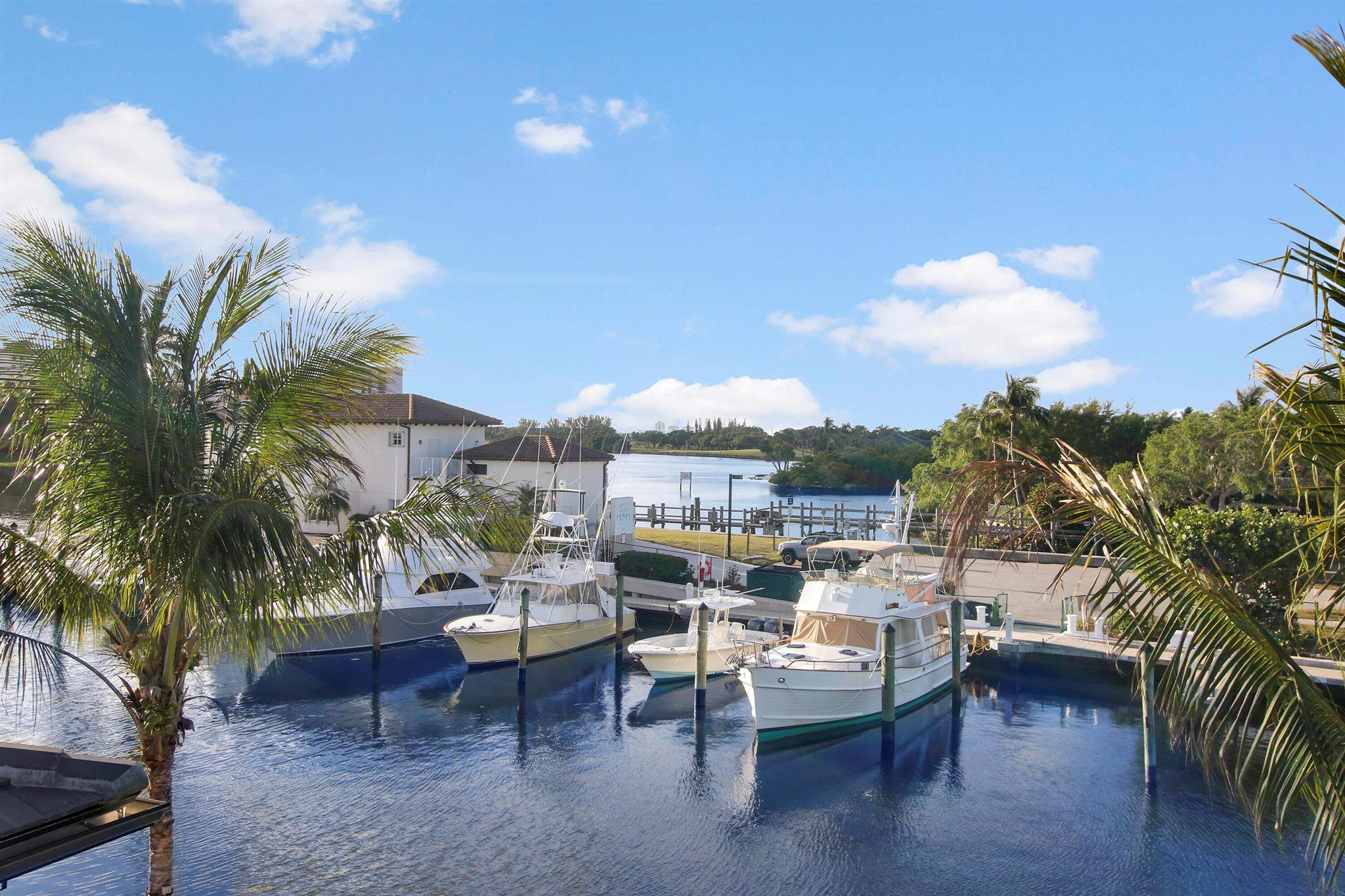 HARBOUR POINT MARINA - Residential