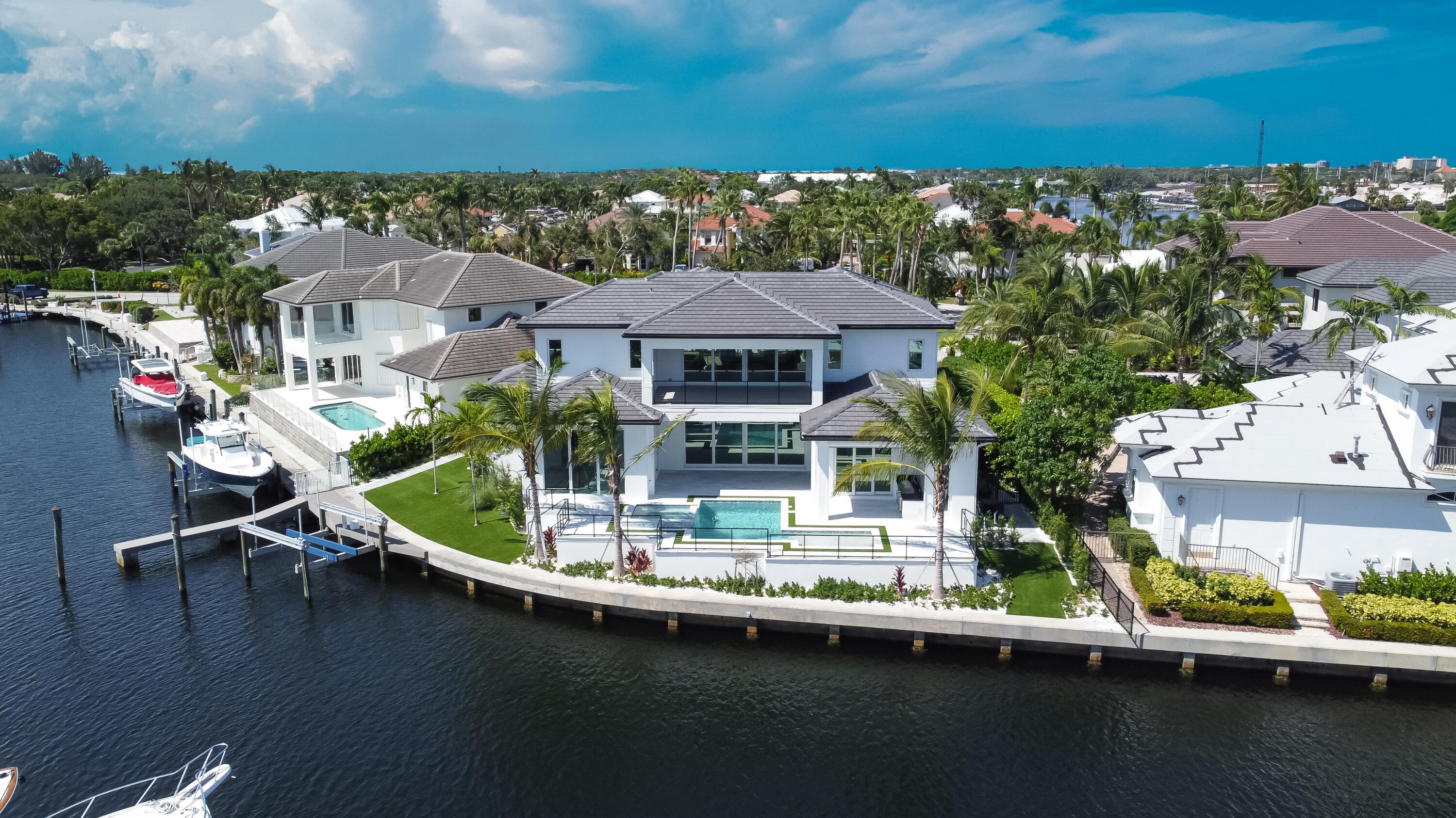 HARBOUR POINT MARINA - Residential