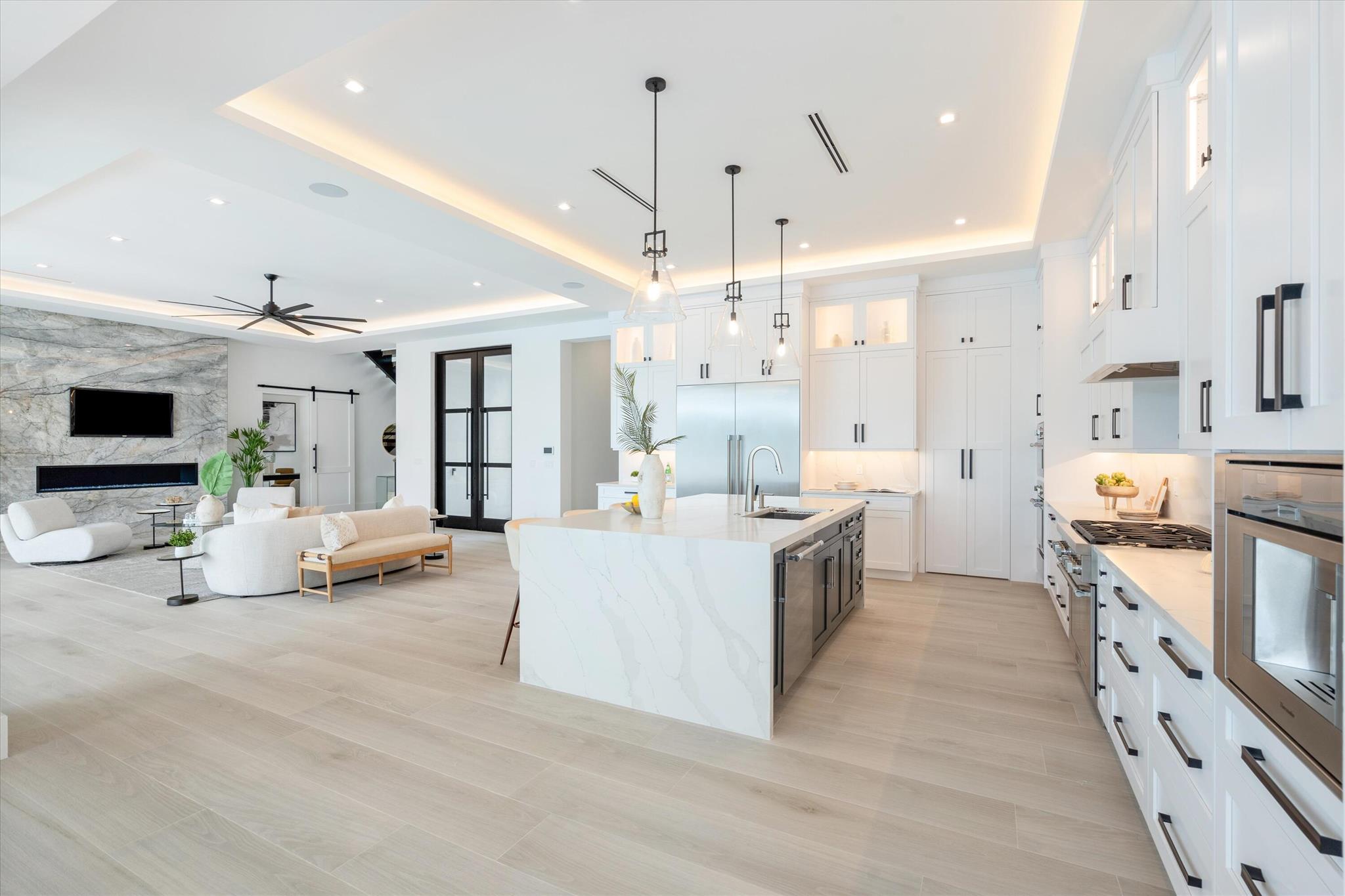 HARBOUR POINT MARINA - Residential