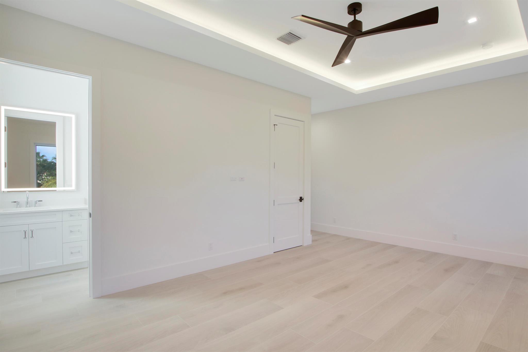 HARBOUR POINT MARINA - Residential