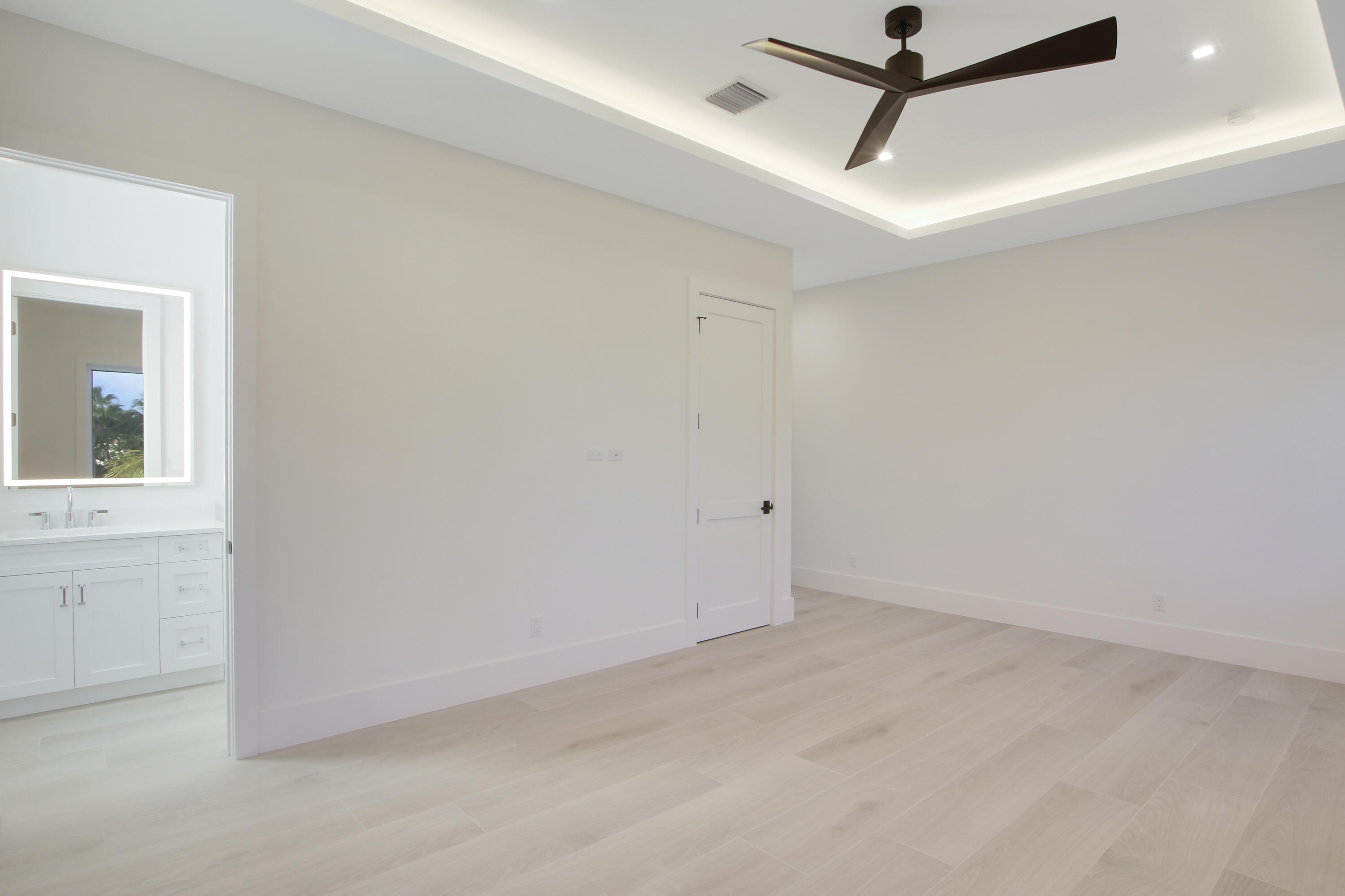 HARBOUR POINT MARINA - Residential