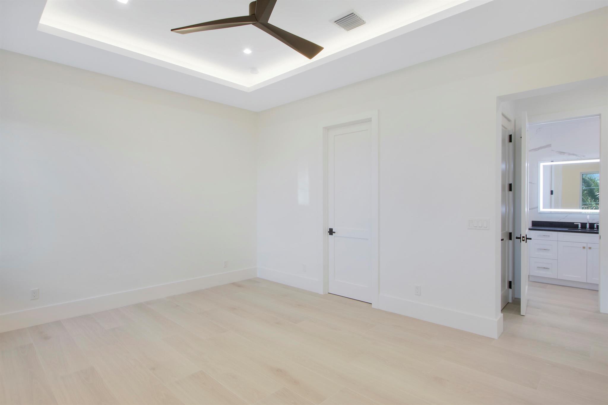 HARBOUR POINT MARINA - Residential