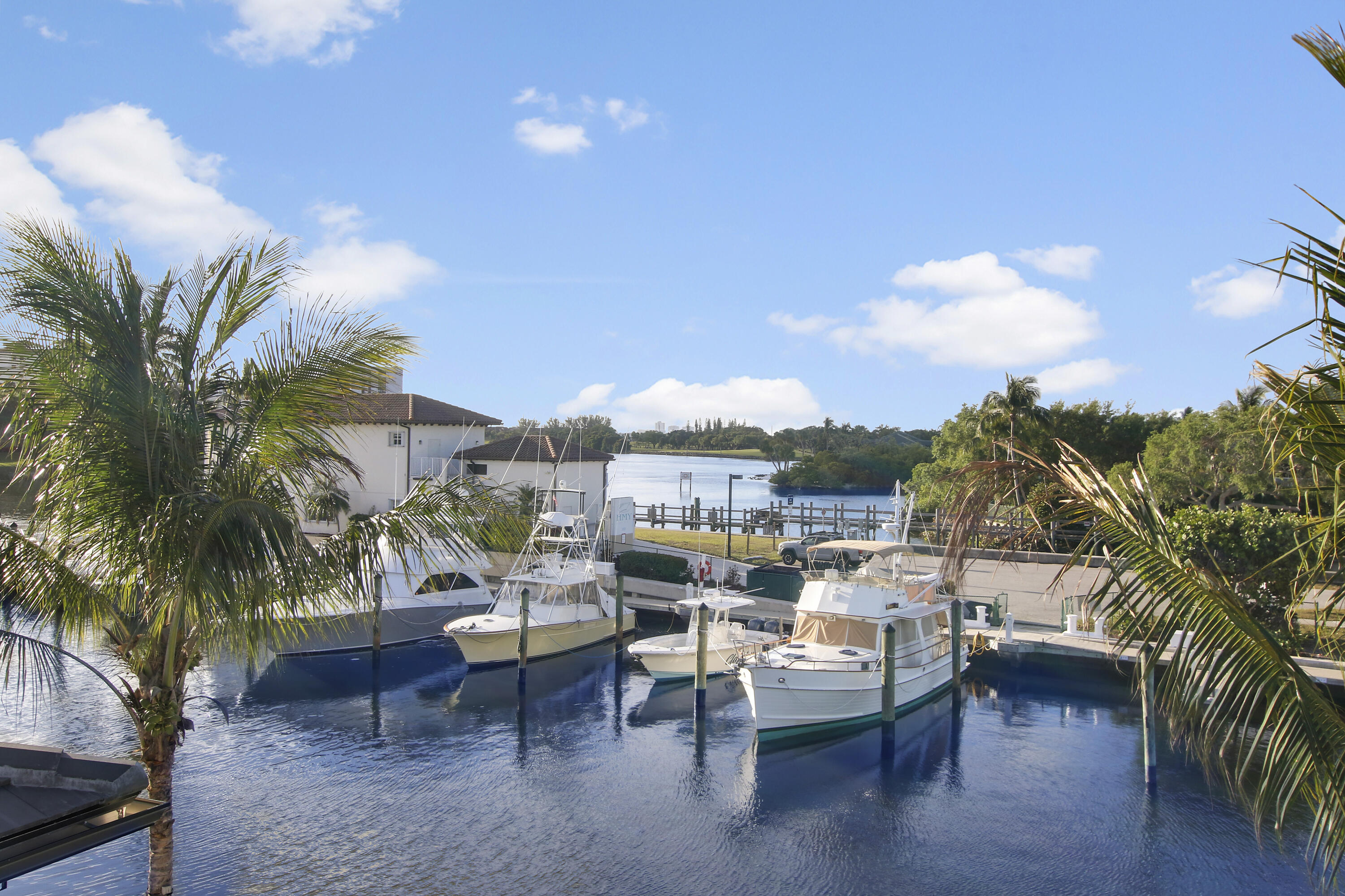 HARBOUR POINT MARINA - Residential