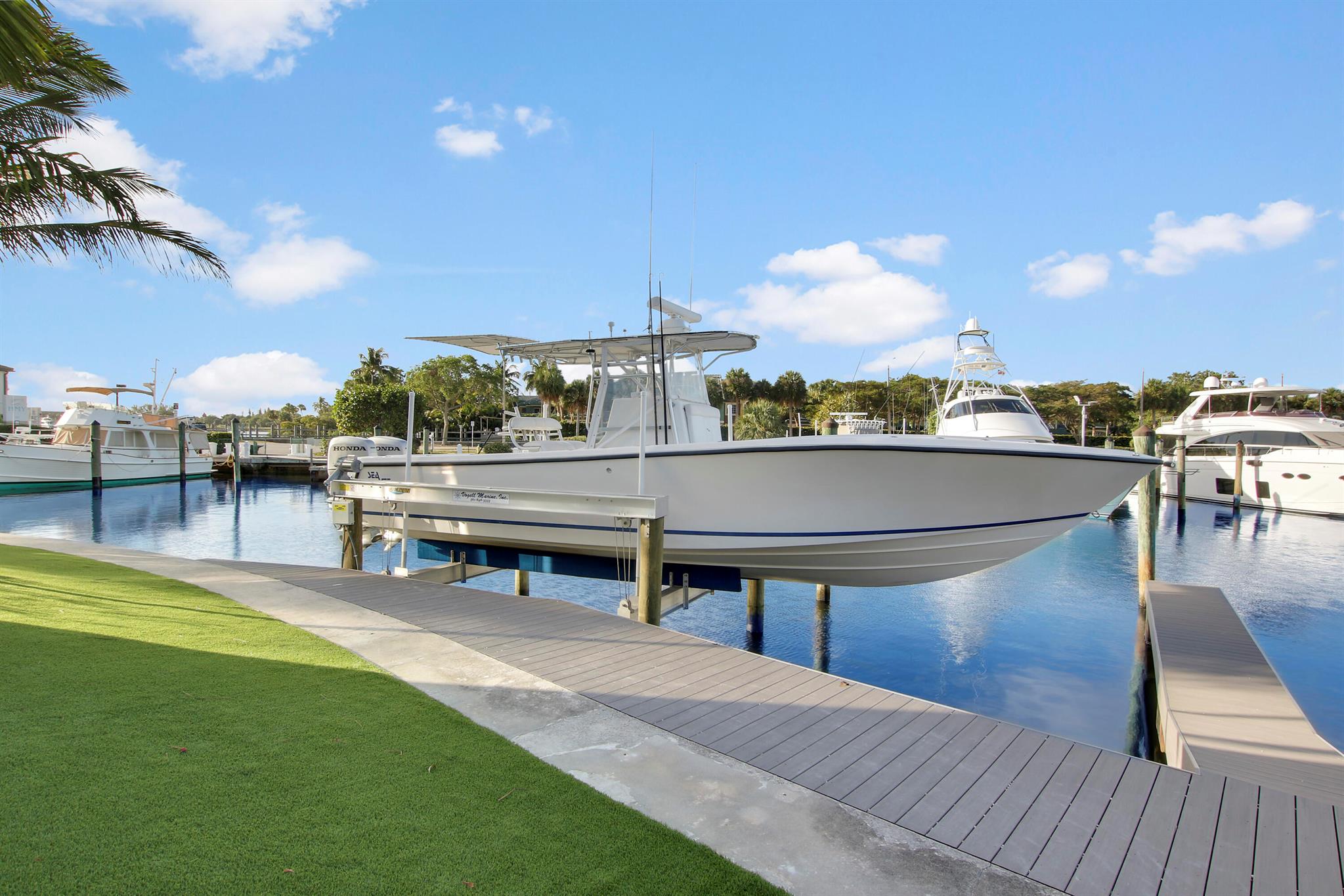 HARBOUR POINT MARINA - Residential