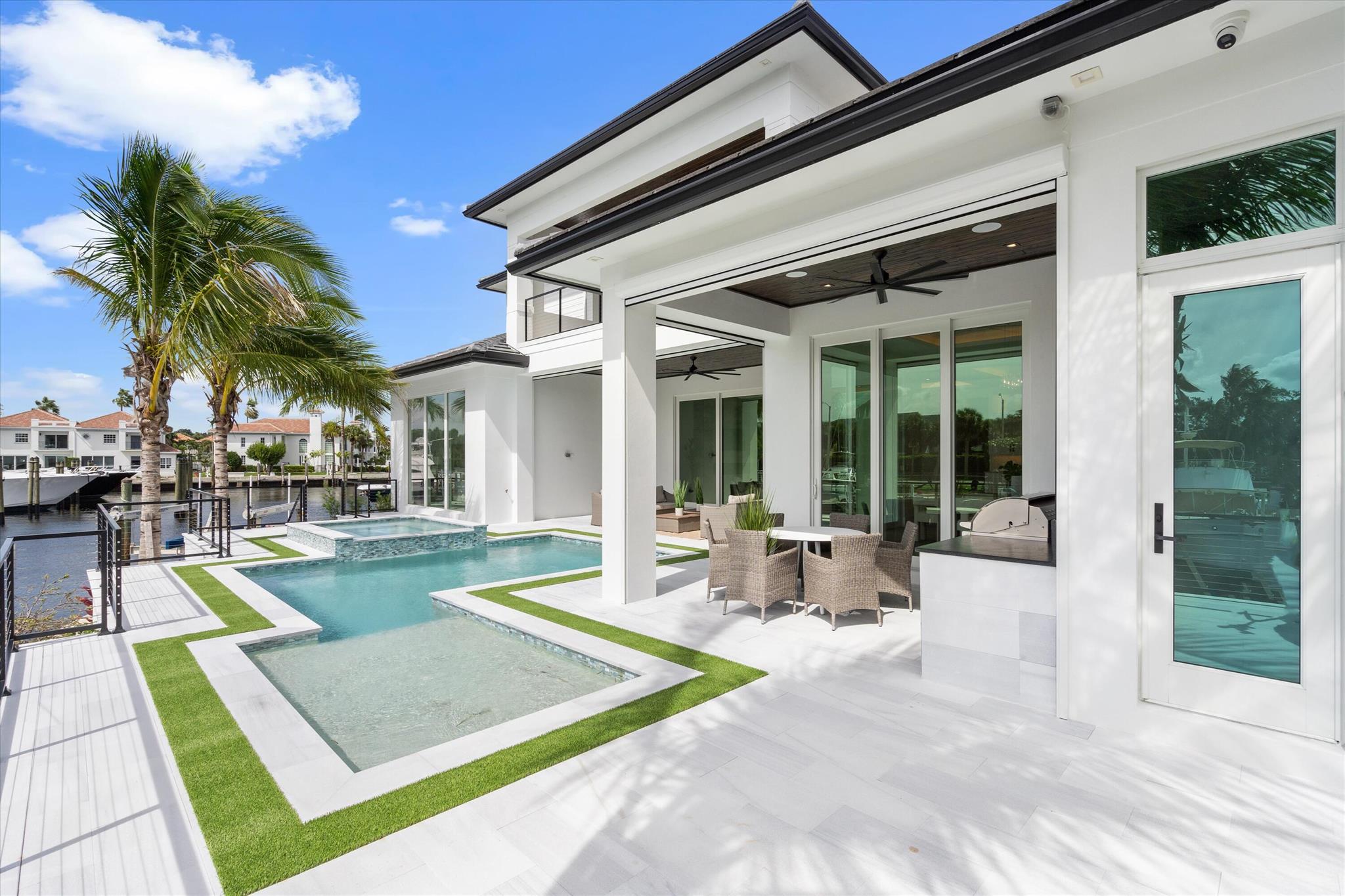 HARBOUR POINT MARINA - Residential