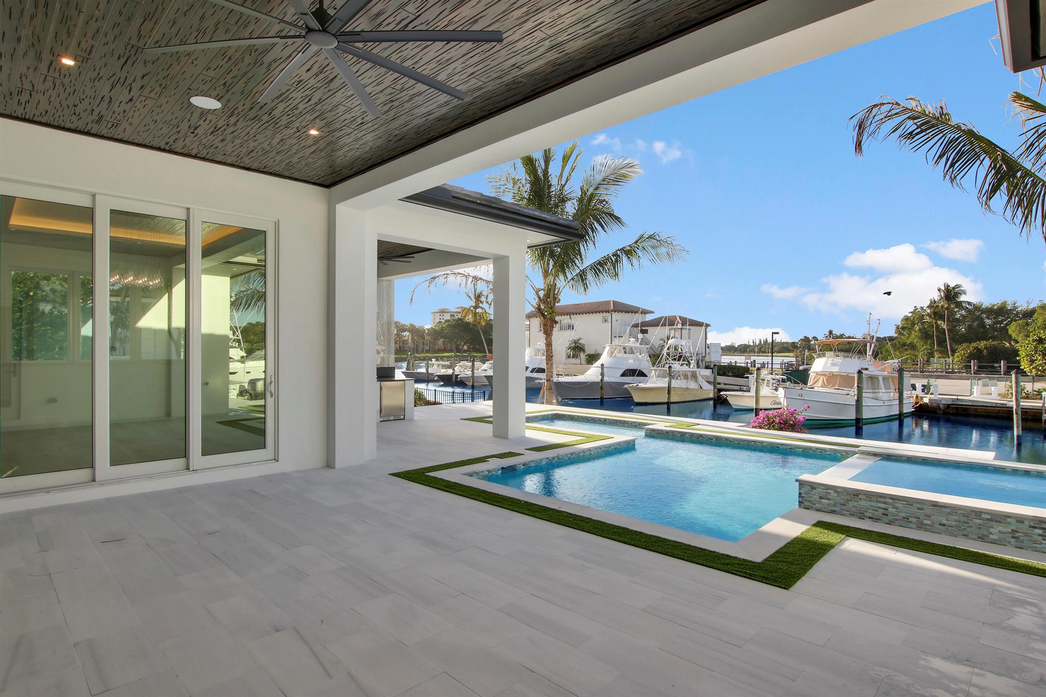 HARBOUR POINT MARINA - Residential