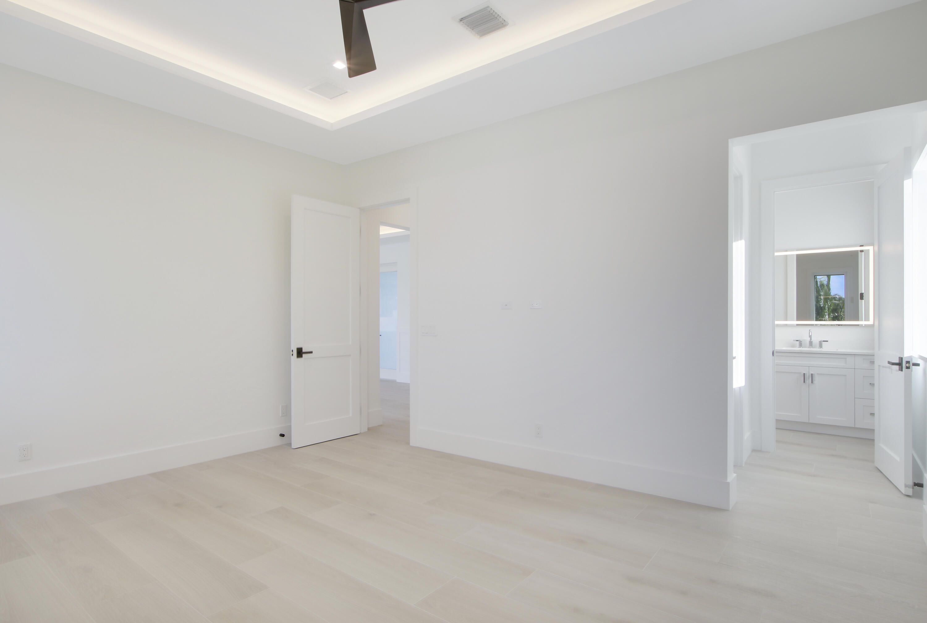 HARBOUR POINT MARINA - Residential
