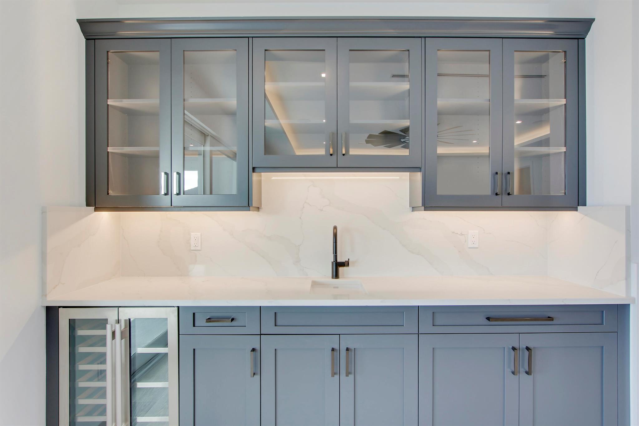 HARBOUR POINT MARINA - Residential