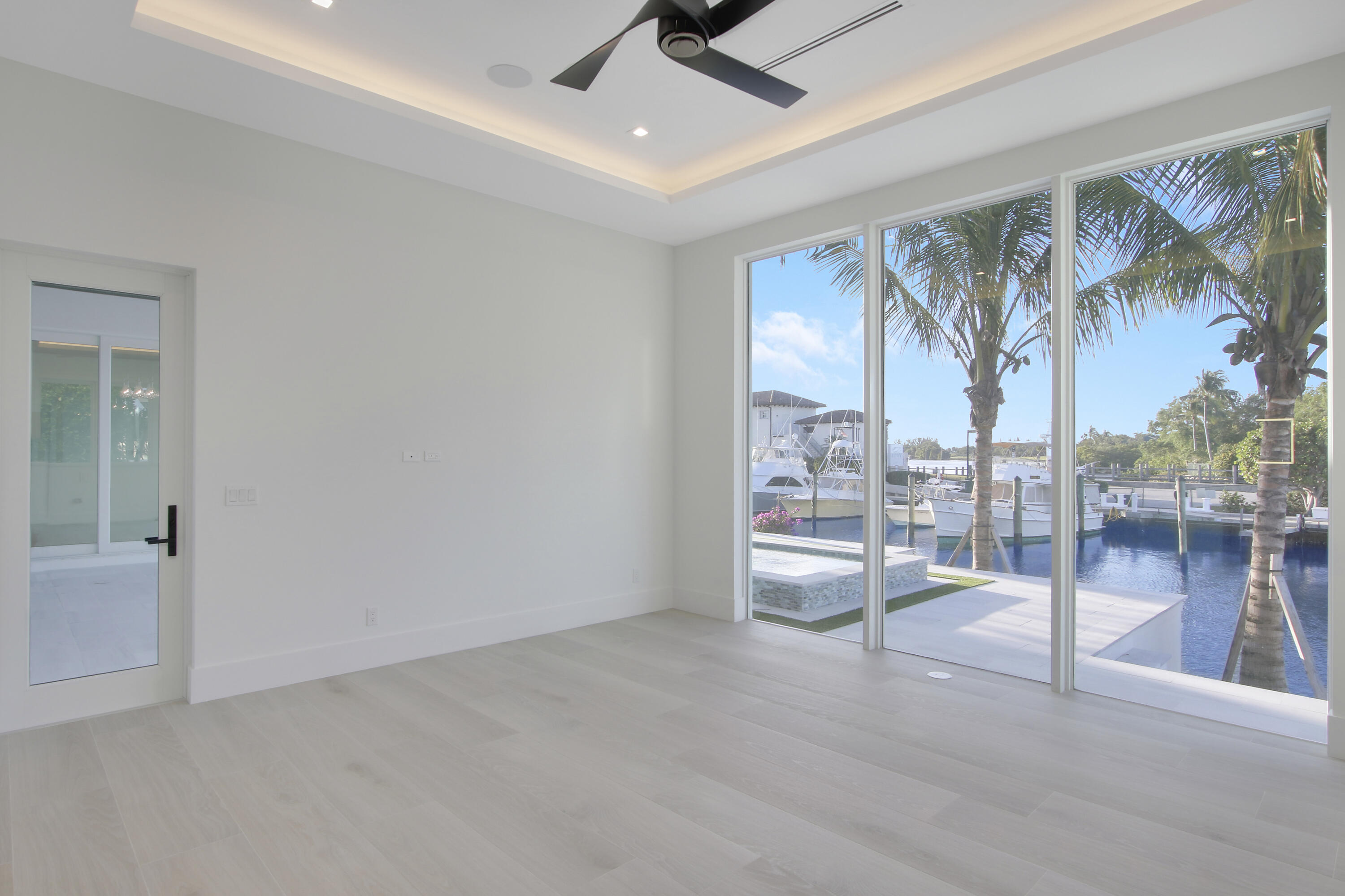 HARBOUR POINT MARINA - Residential