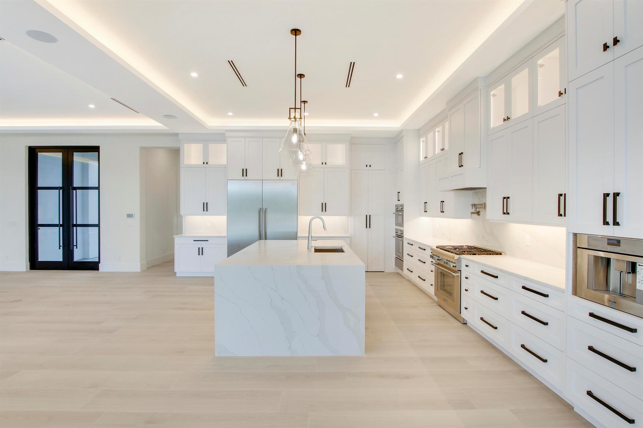 HARBOUR POINT MARINA - Residential