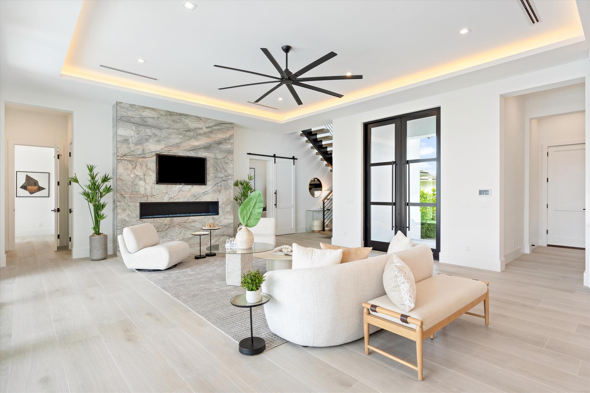 HARBOUR POINT MARINA - Residential