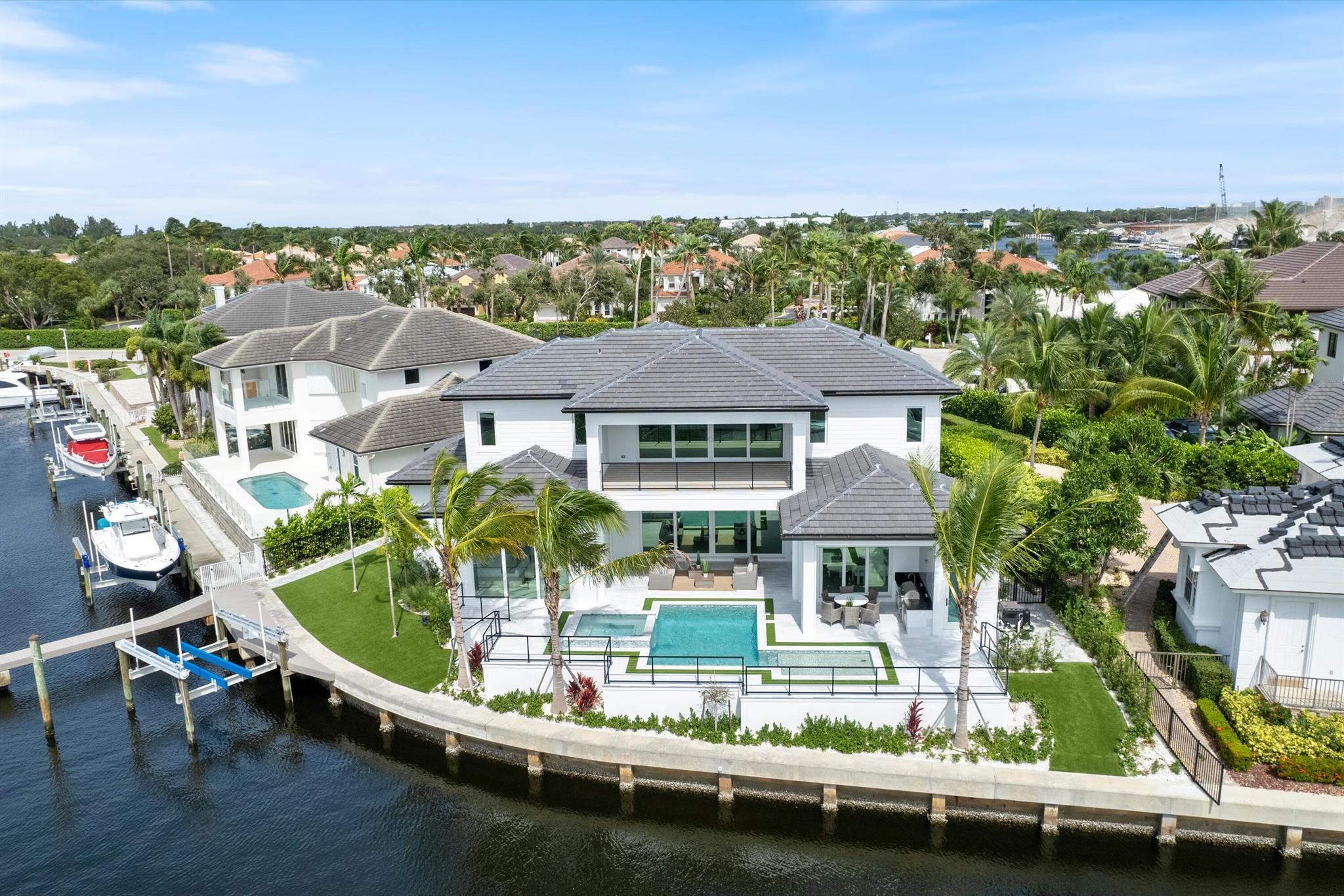 HARBOUR POINT MARINA - Residential