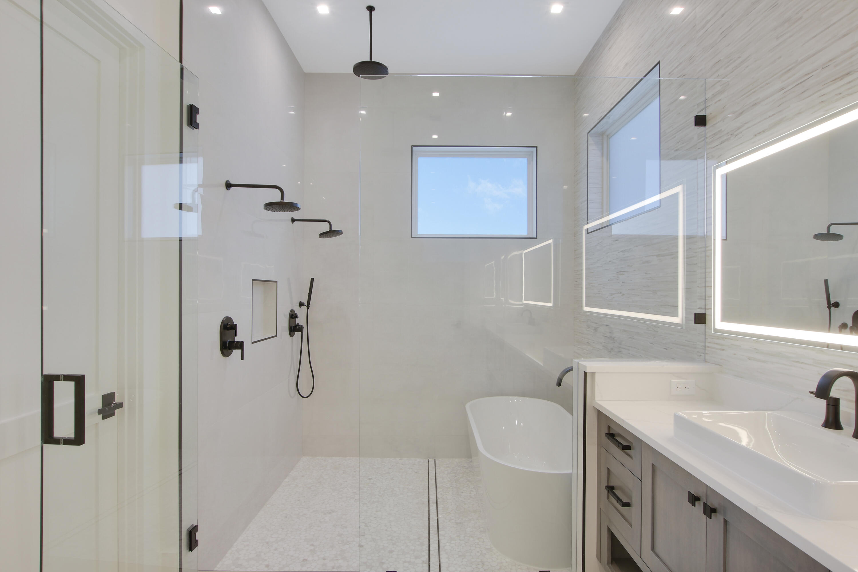 HARBOUR POINT MARINA - Residential