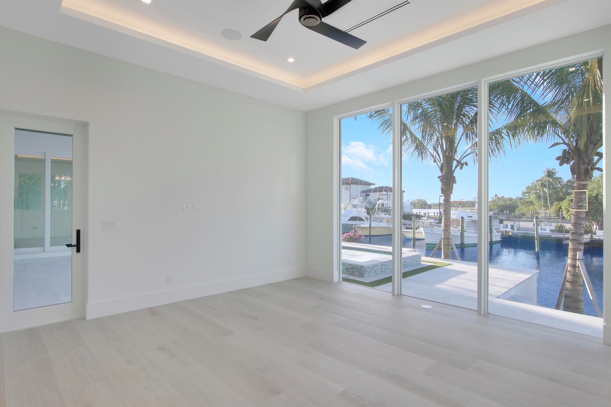 HARBOUR POINT MARINA - Residential