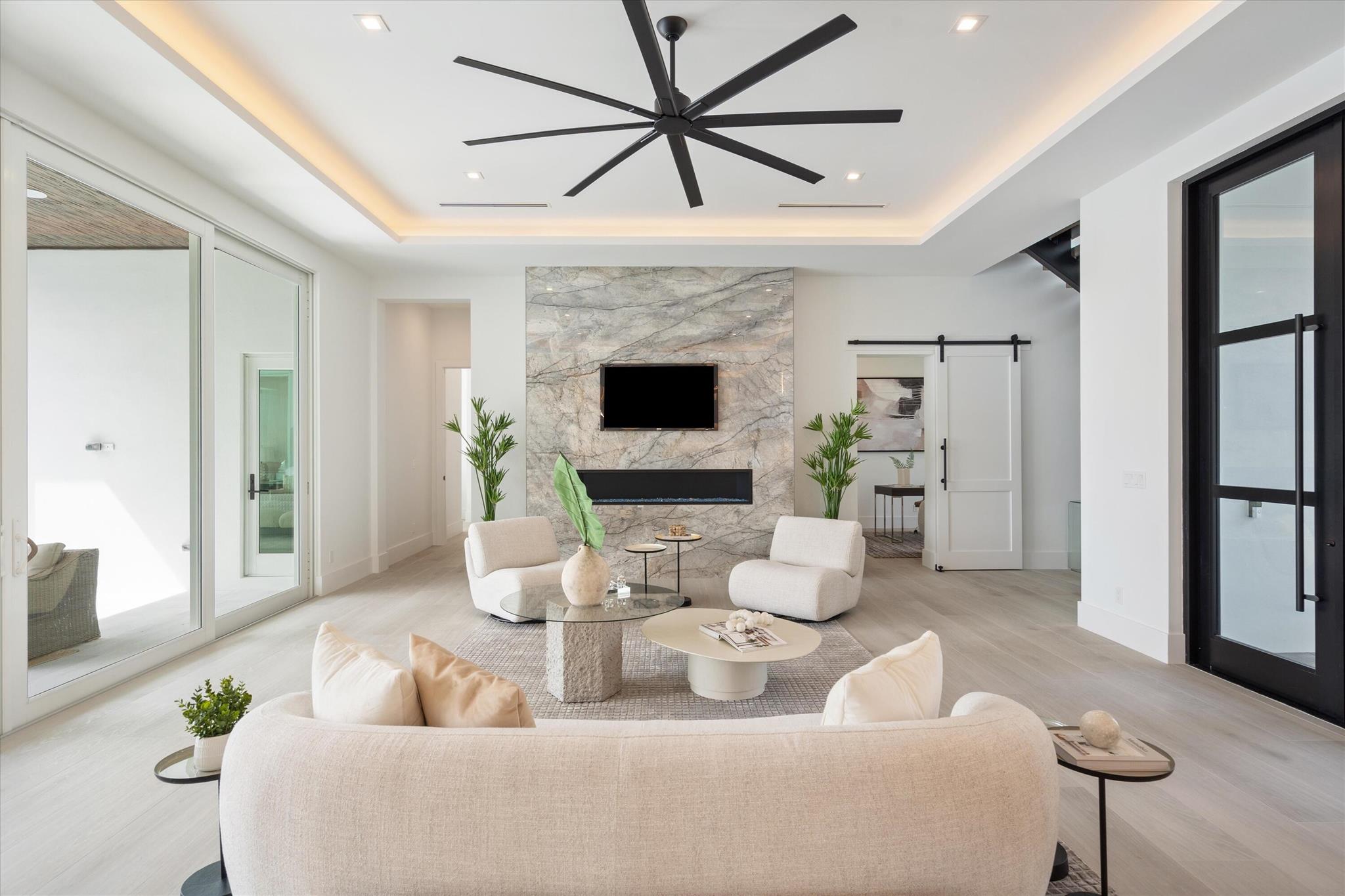 HARBOUR POINT MARINA - Residential