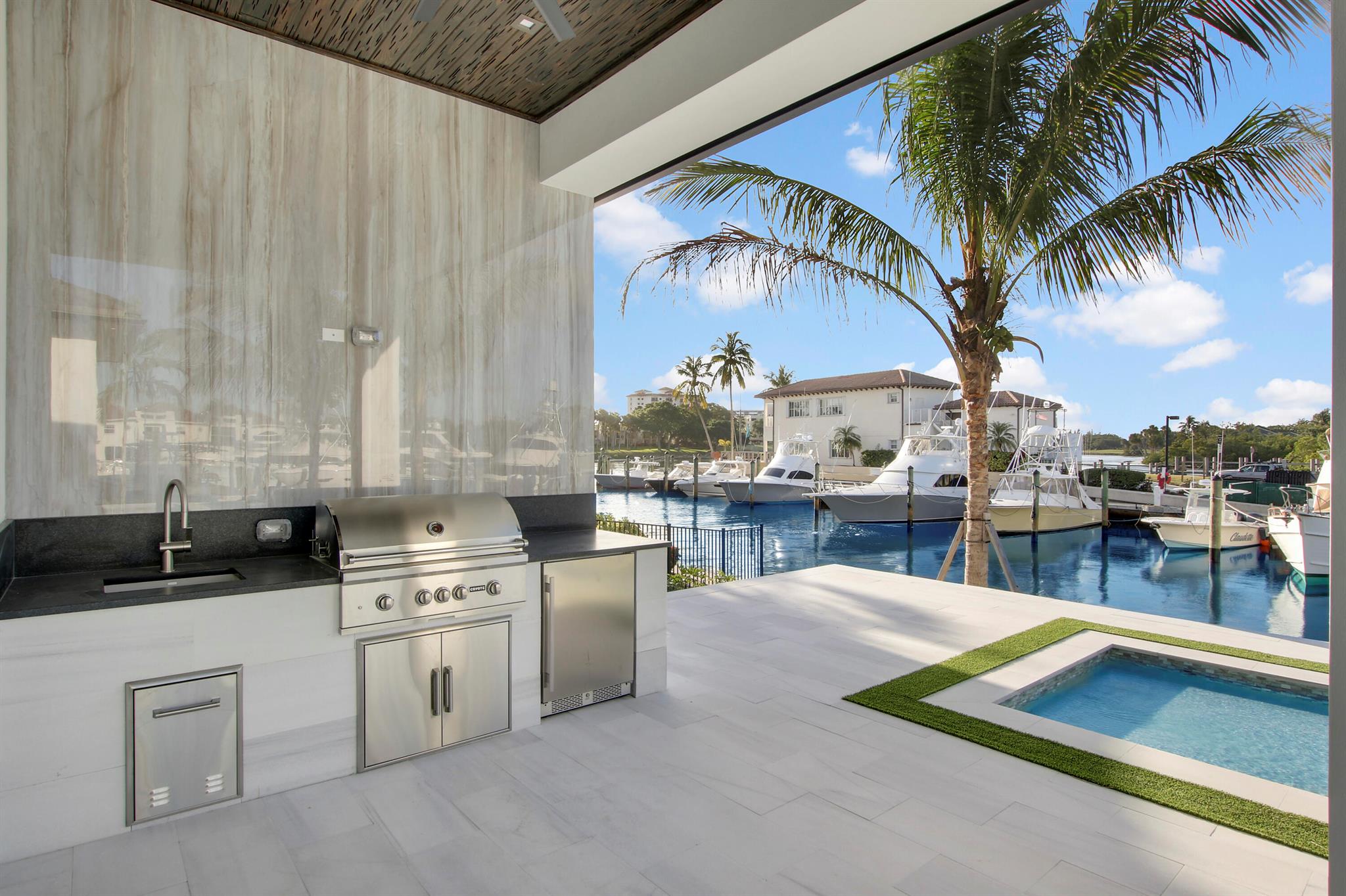 HARBOUR POINT MARINA - Residential