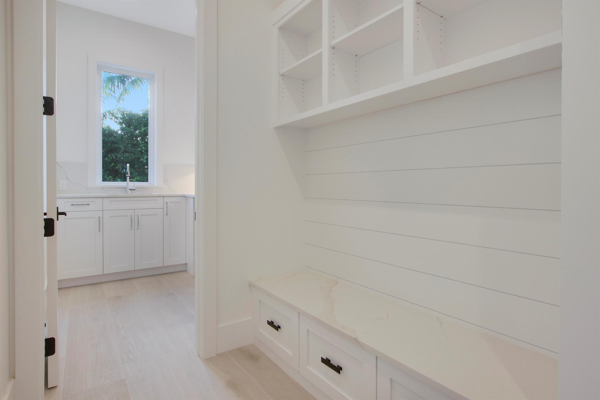 HARBOUR POINT MARINA - Residential