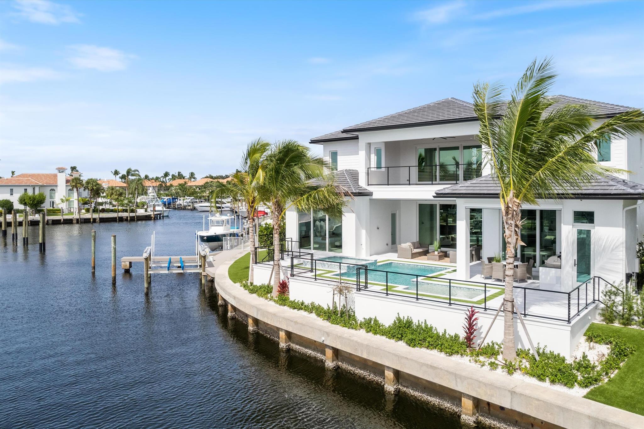 HARBOUR POINT MARINA - Residential