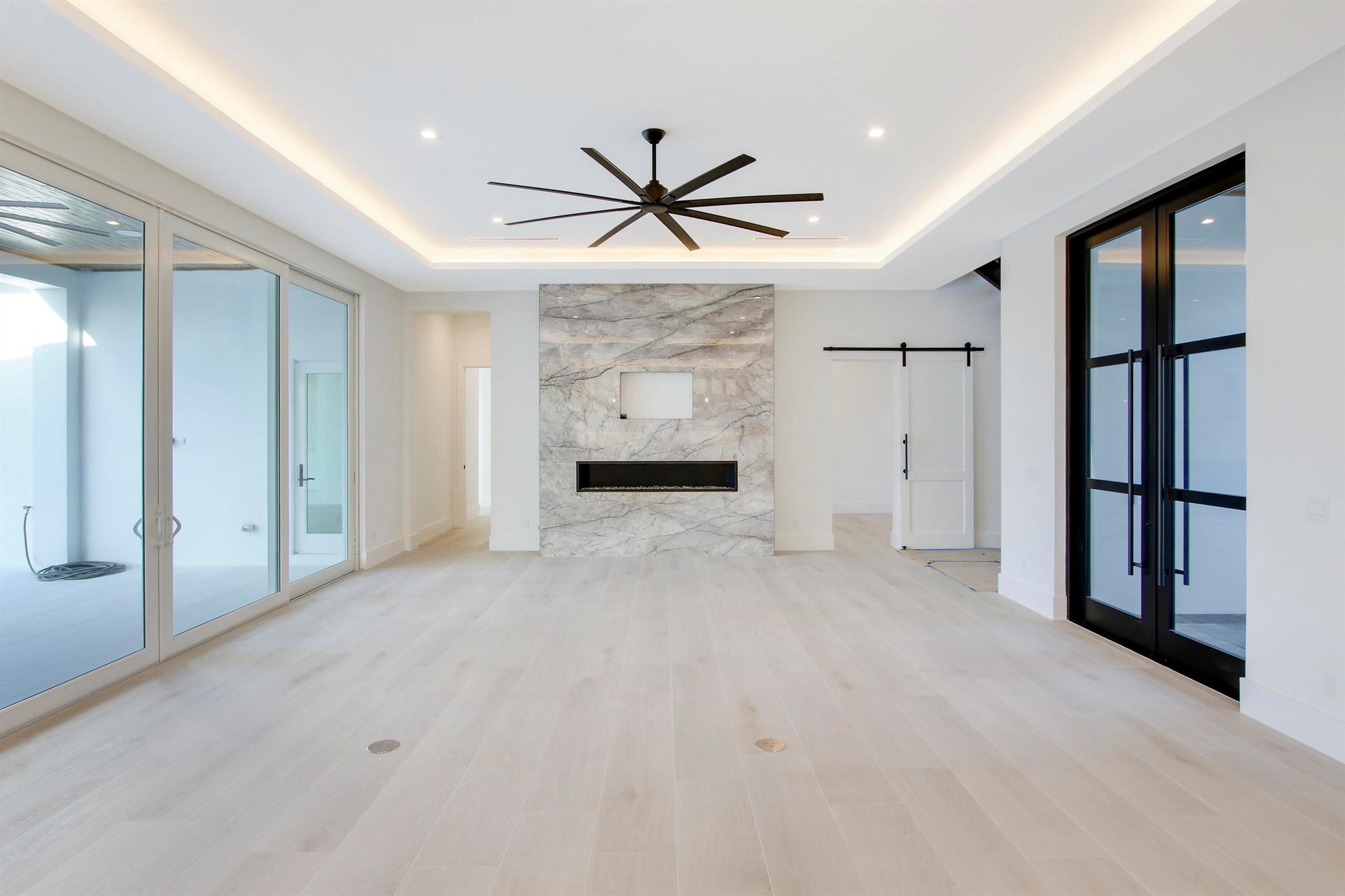 HARBOUR POINT MARINA - Residential