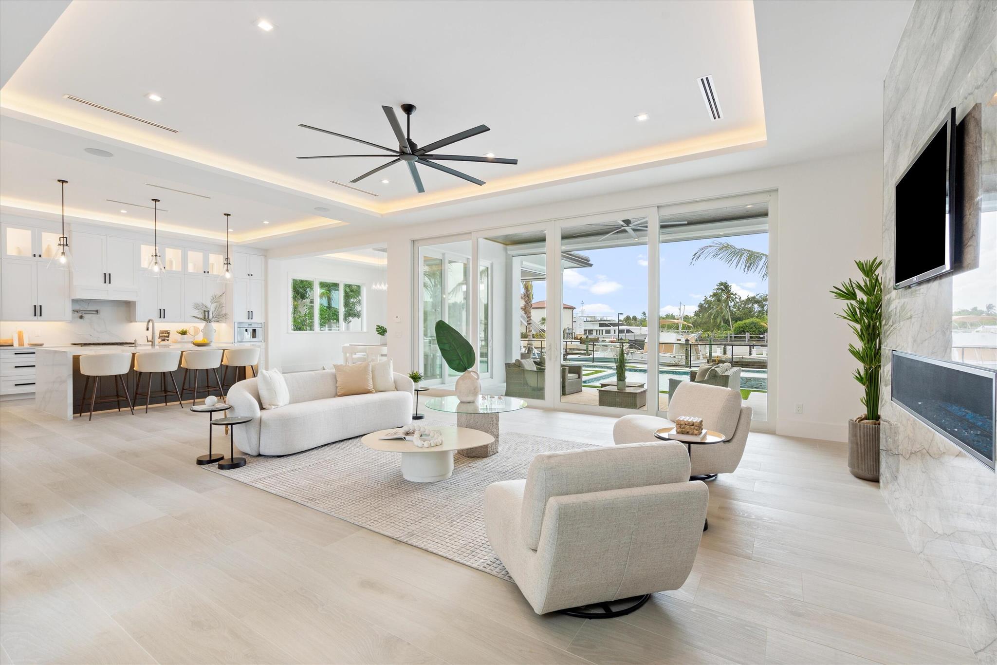 HARBOUR POINT MARINA - Residential