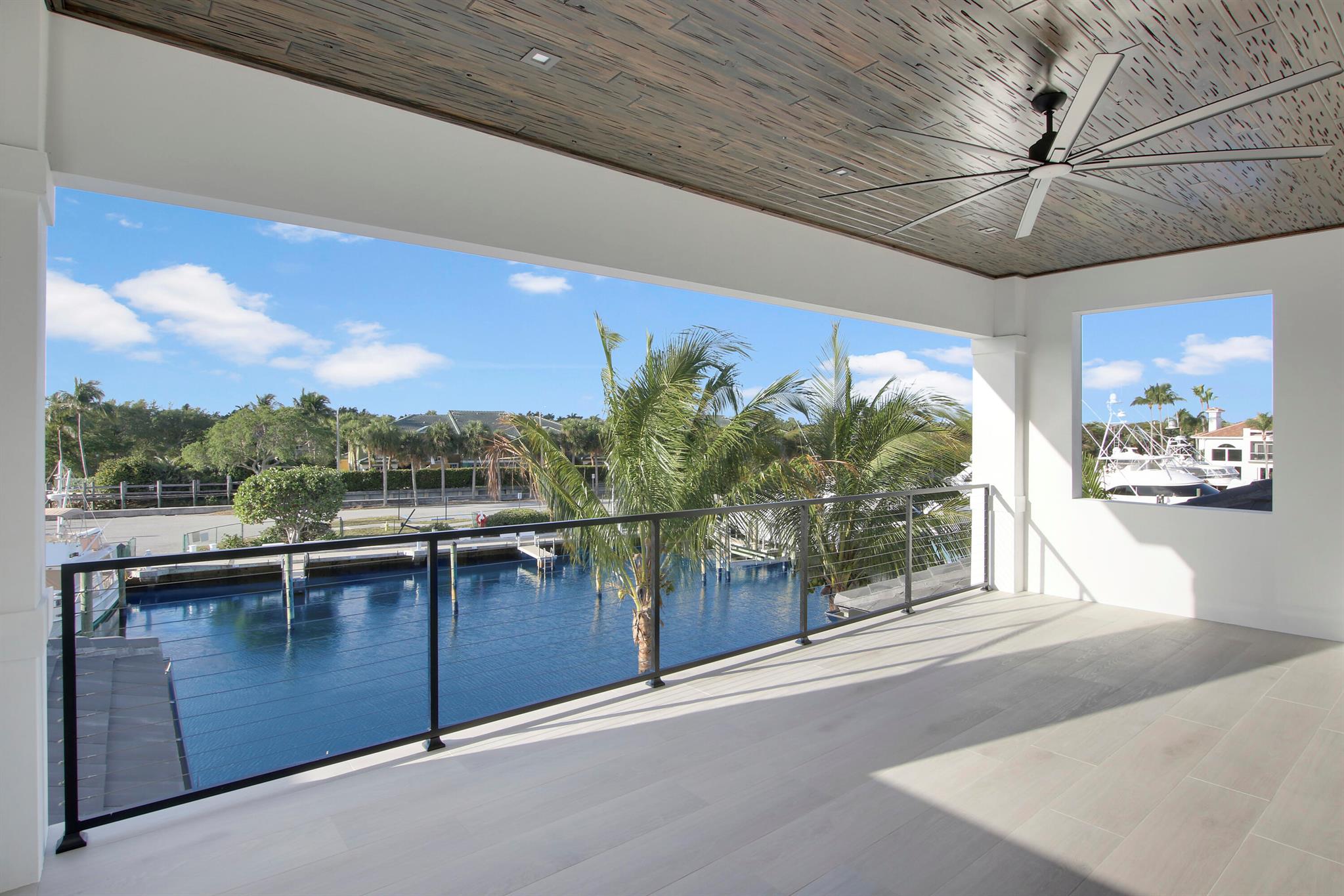 HARBOUR POINT MARINA - Residential