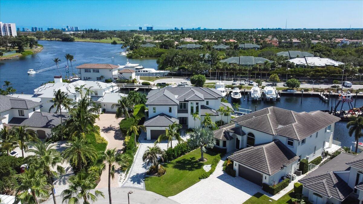 HARBOUR POINT MARINA - Residential