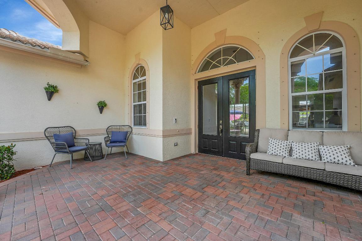 4450 SW Long Bay Drive