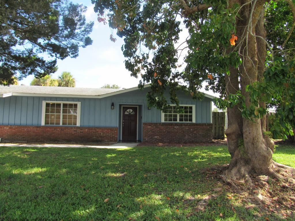 Photo of 1125 Coral Street St, Fort Pierce, FL 34982 (MLS # R10822906)